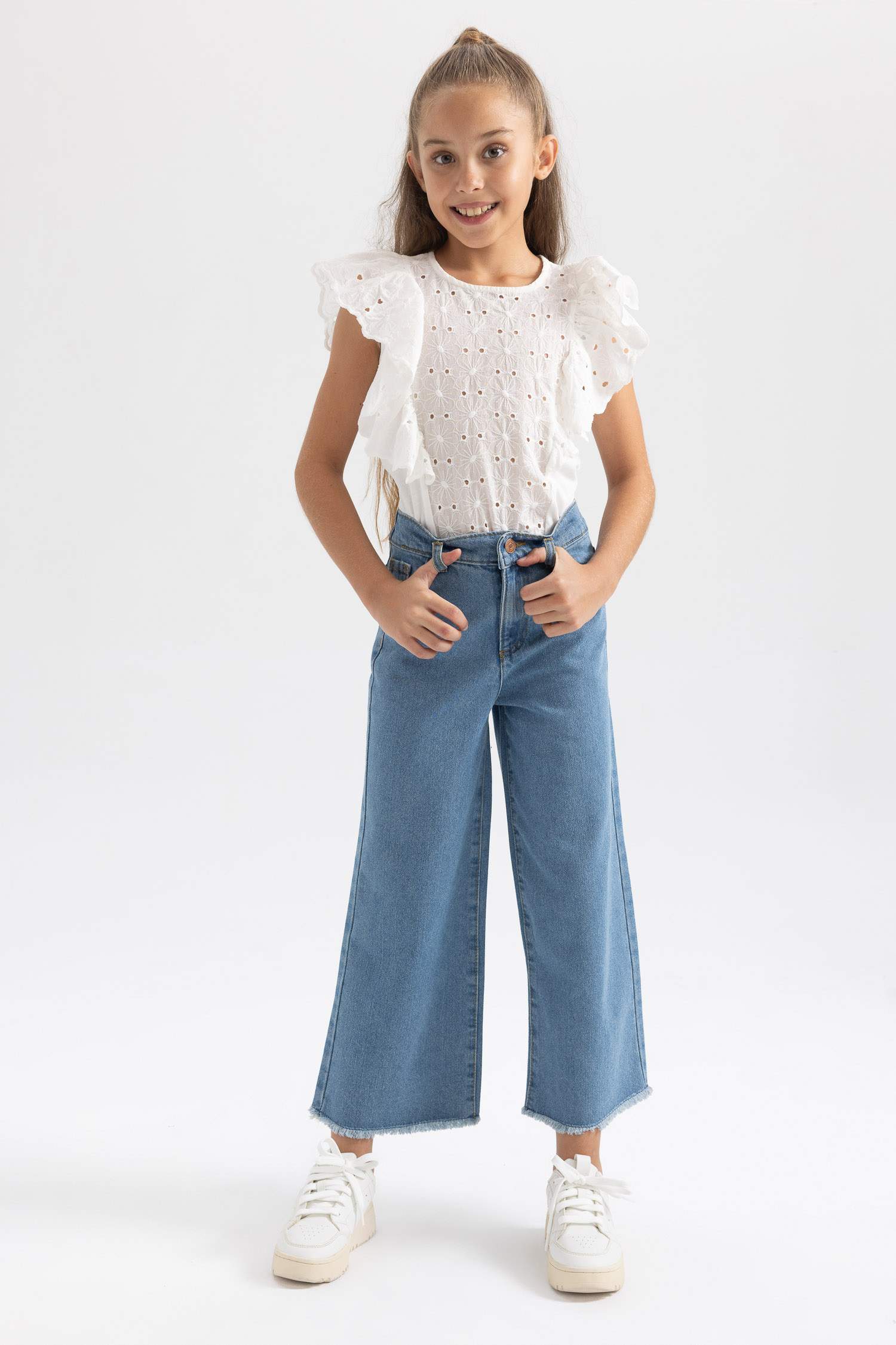 Қыздарға кең аяқ джинсы Шалбар