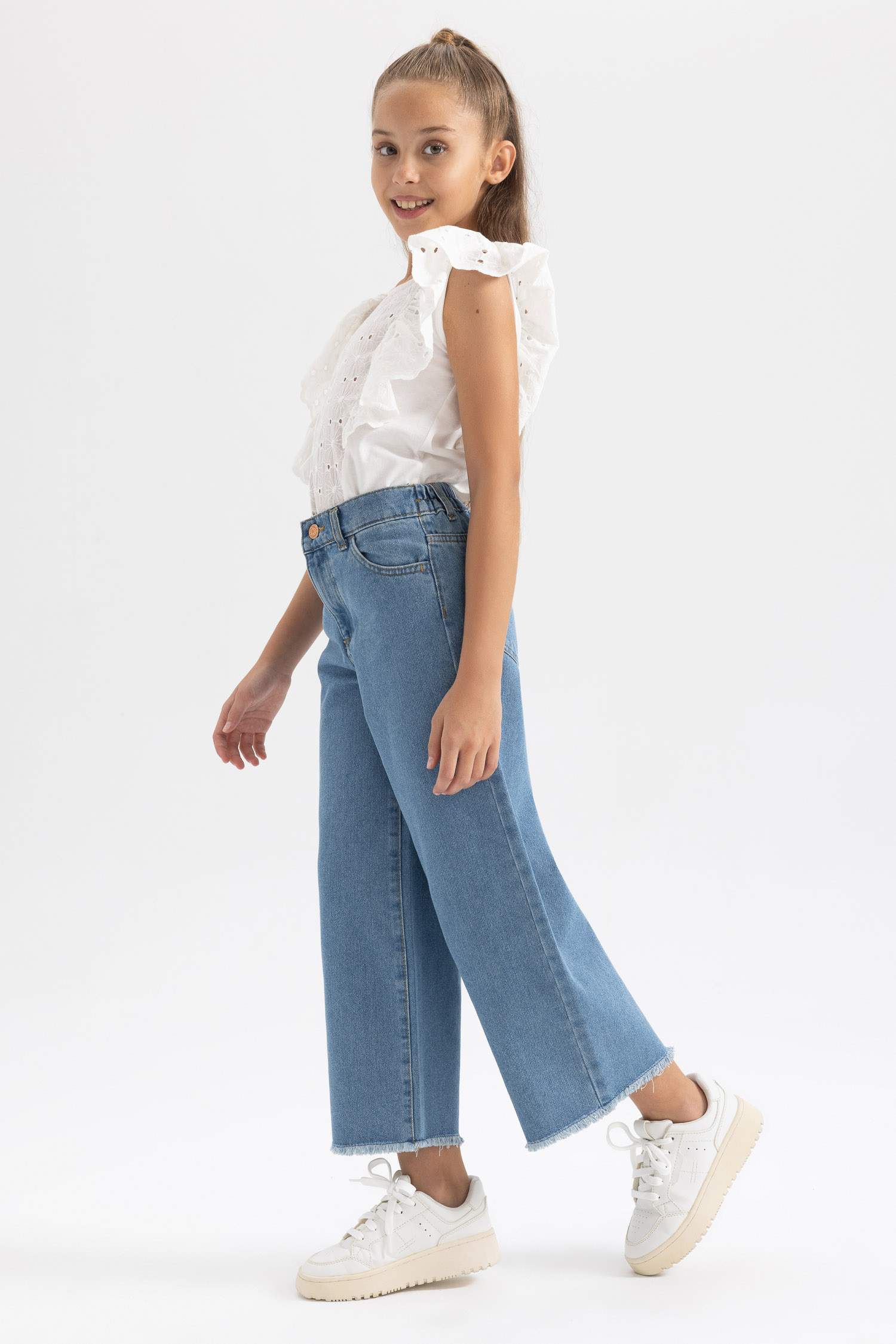 Қыздарға кең аяқ джинсы Шалбар