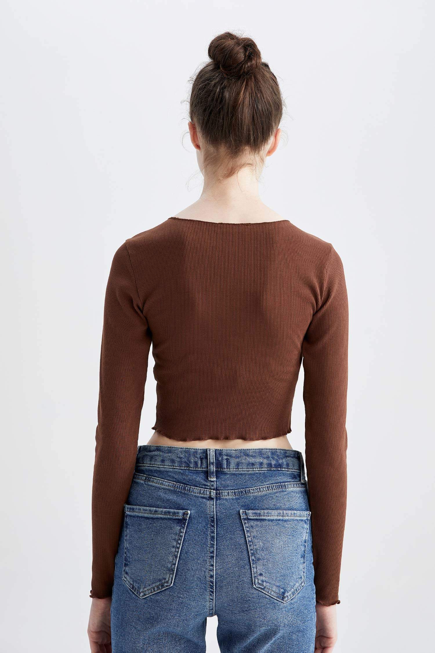 Brown WOMEN Slim Fit Crew Neck Camisole Long Sleeve T-Shirt 2665388 ...