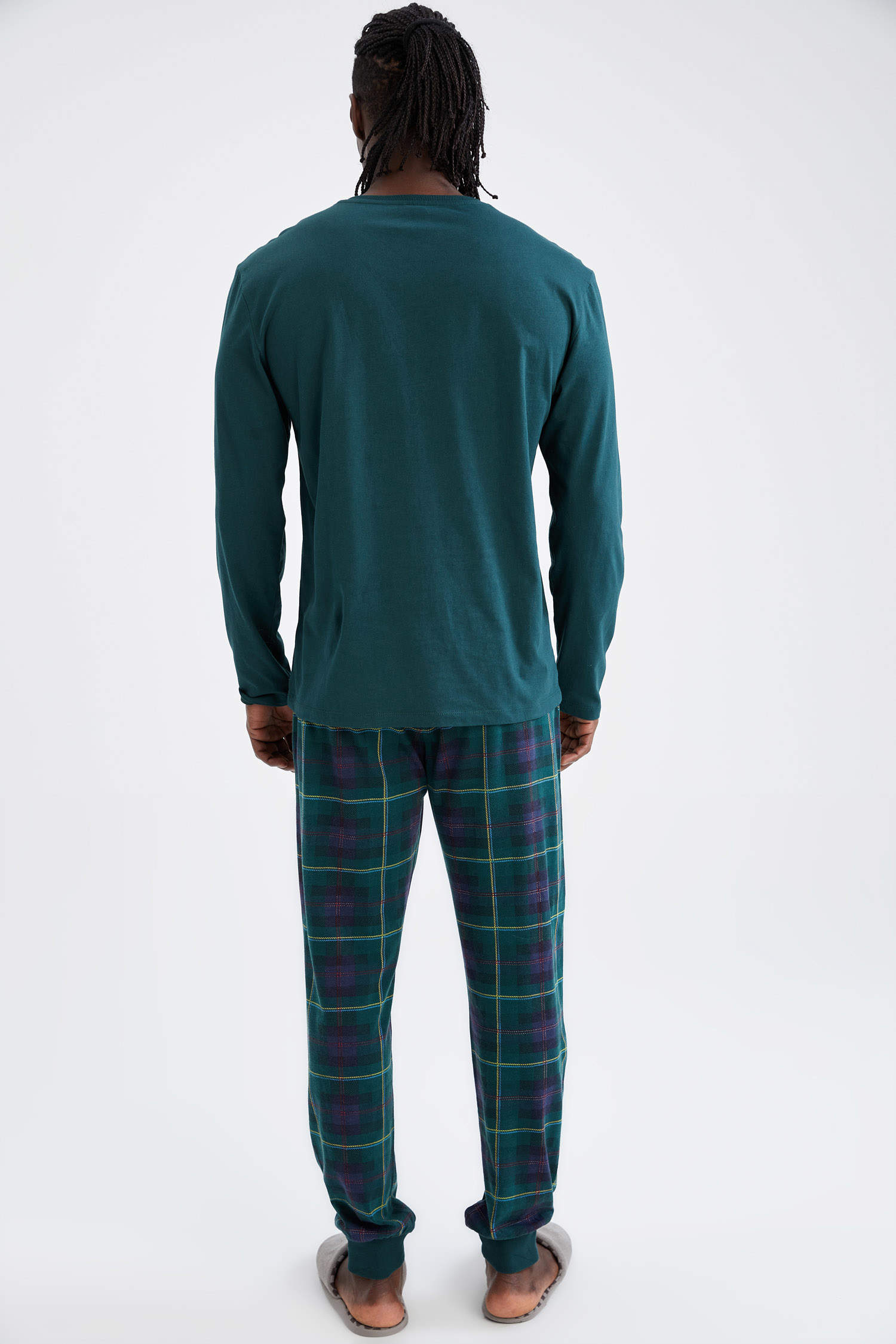 Defacto Yılbaşı Temalı Regular Fit Baskılı Pamuklu Pijama Takımı. 9