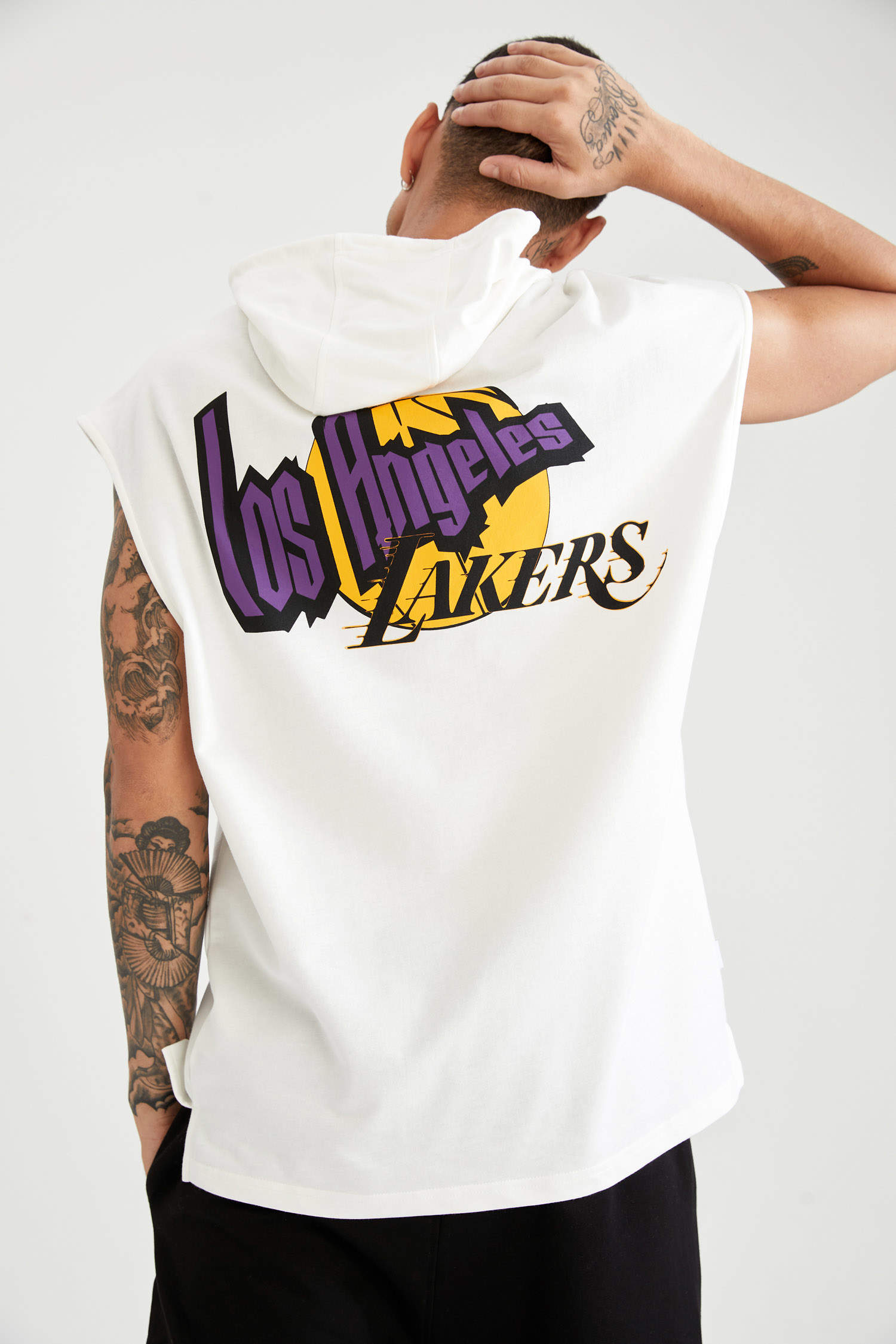 Ekru Erkek DeFactoFit NBA Los Angeles Lakers Oversize Fit %100 Pamuk Tişört  2655276