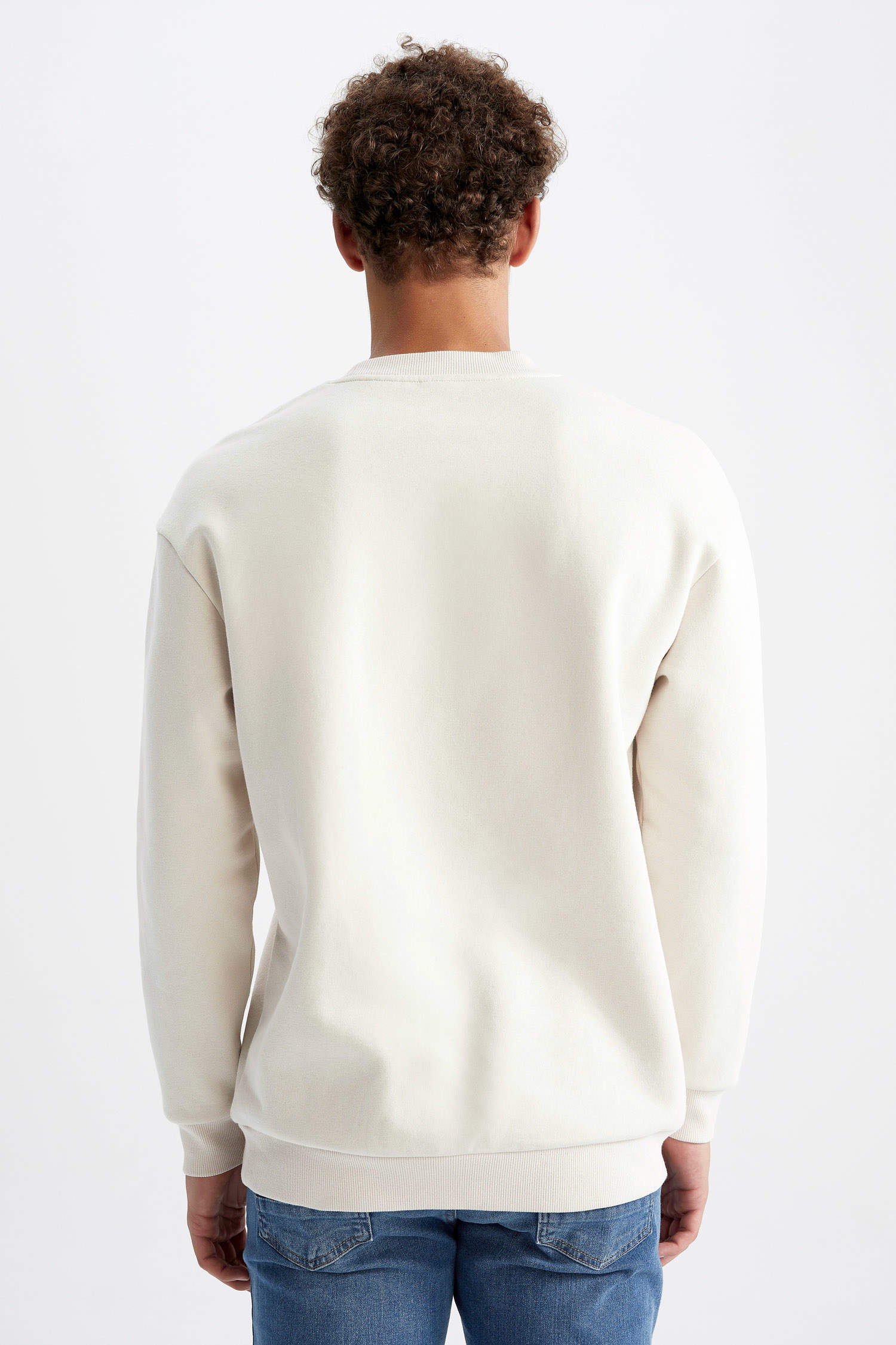 Beige MEN Boxy Fit Long Sleeve Sweatshirt 2558239 | DeFacto
