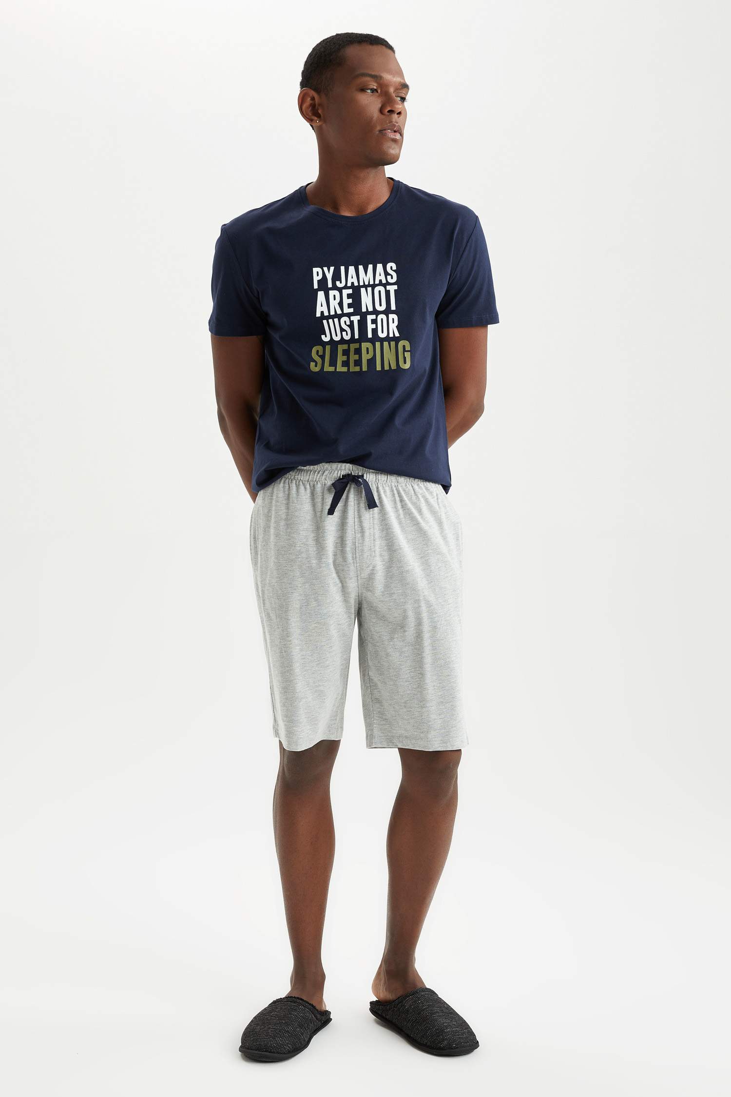Navy MAN Regular Fit Short Sleeve Printed Pyjama Set 2572094 | DeFacto