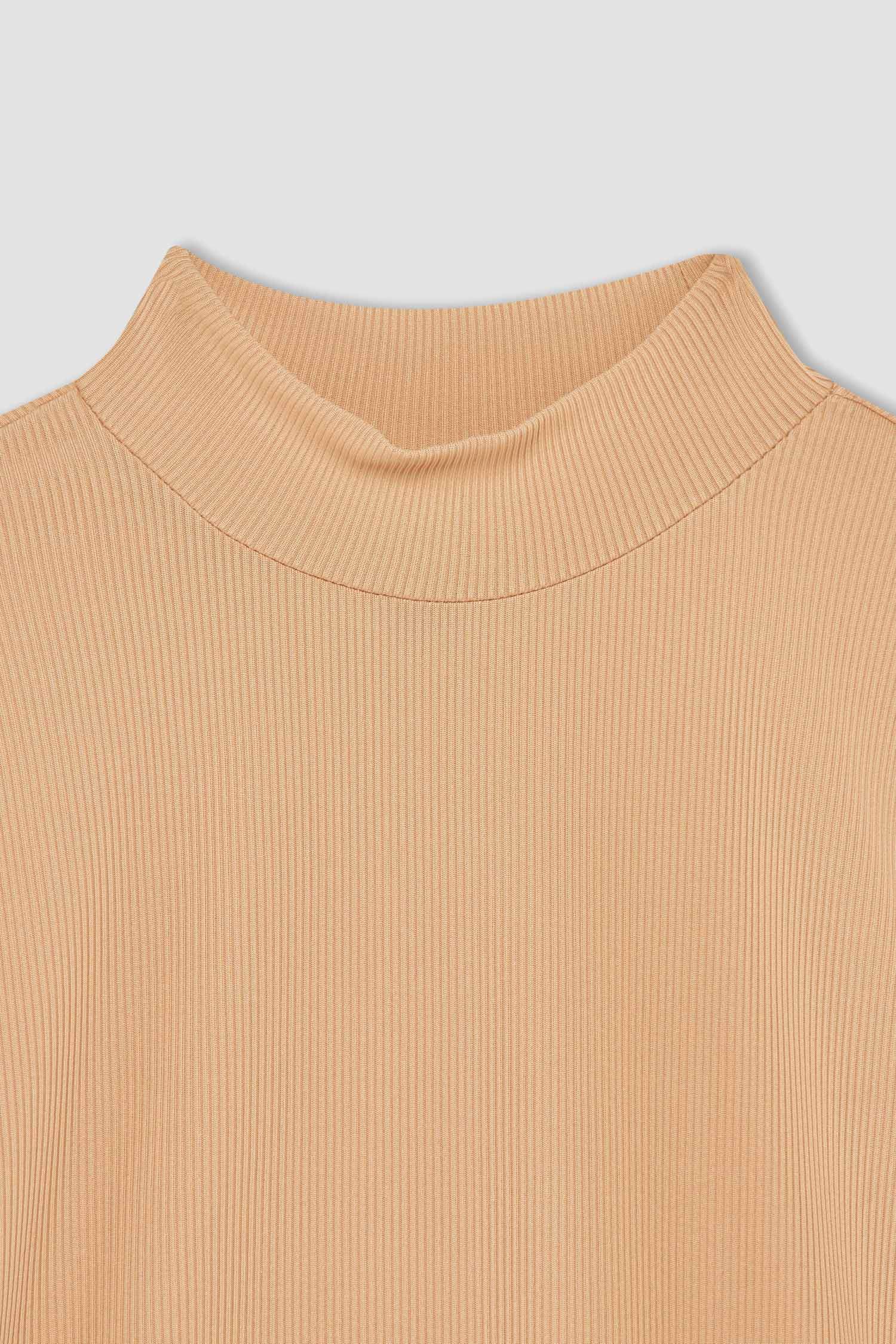 Slim Fit Half Turtleneck Short Sleeve T-Shirt