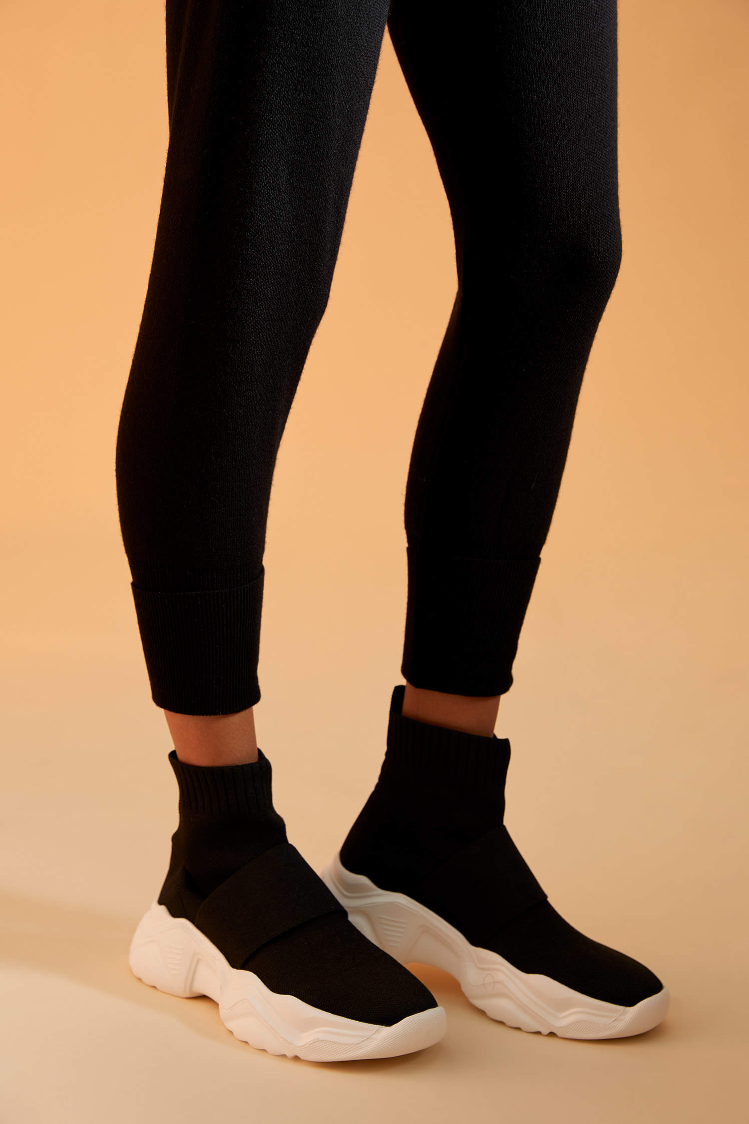 Defacto Kadın Çorap Bot Tipi Yüksek Tabanlı Crop Spor Ayakkabı. 2