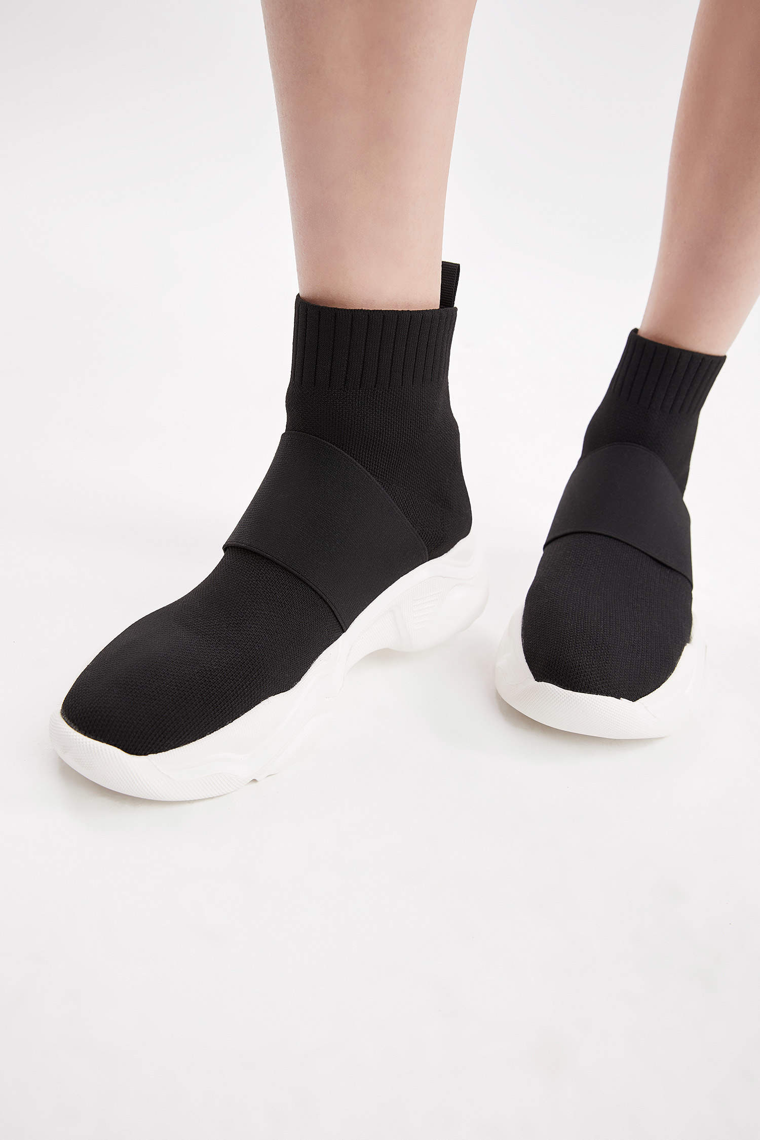 Defacto Kadın Çorap Bot Tipi Yüksek Tabanlı Crop Spor Ayakkabı. 2