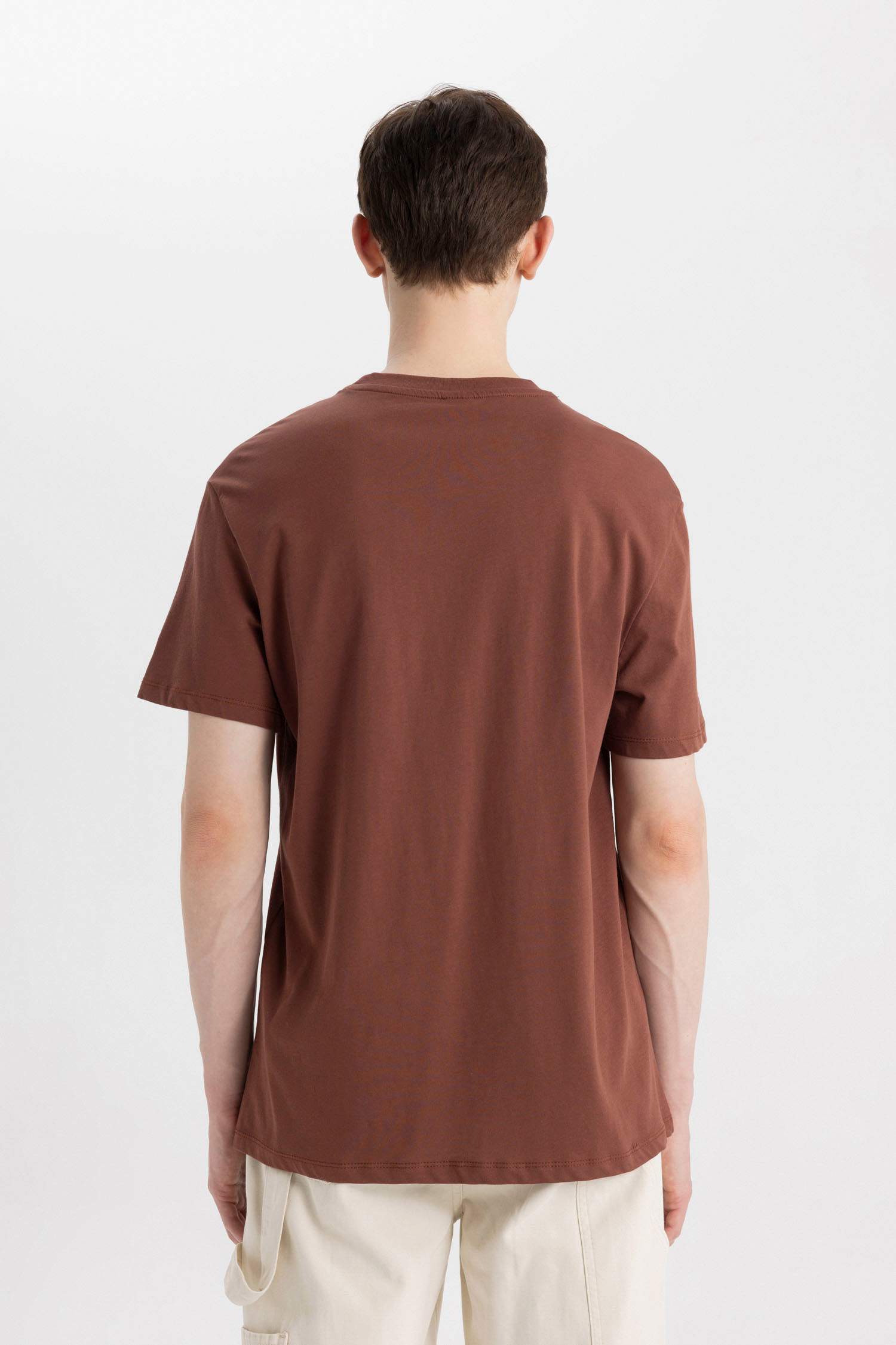 تيشيرت قصة عادية بياخة مستديرة