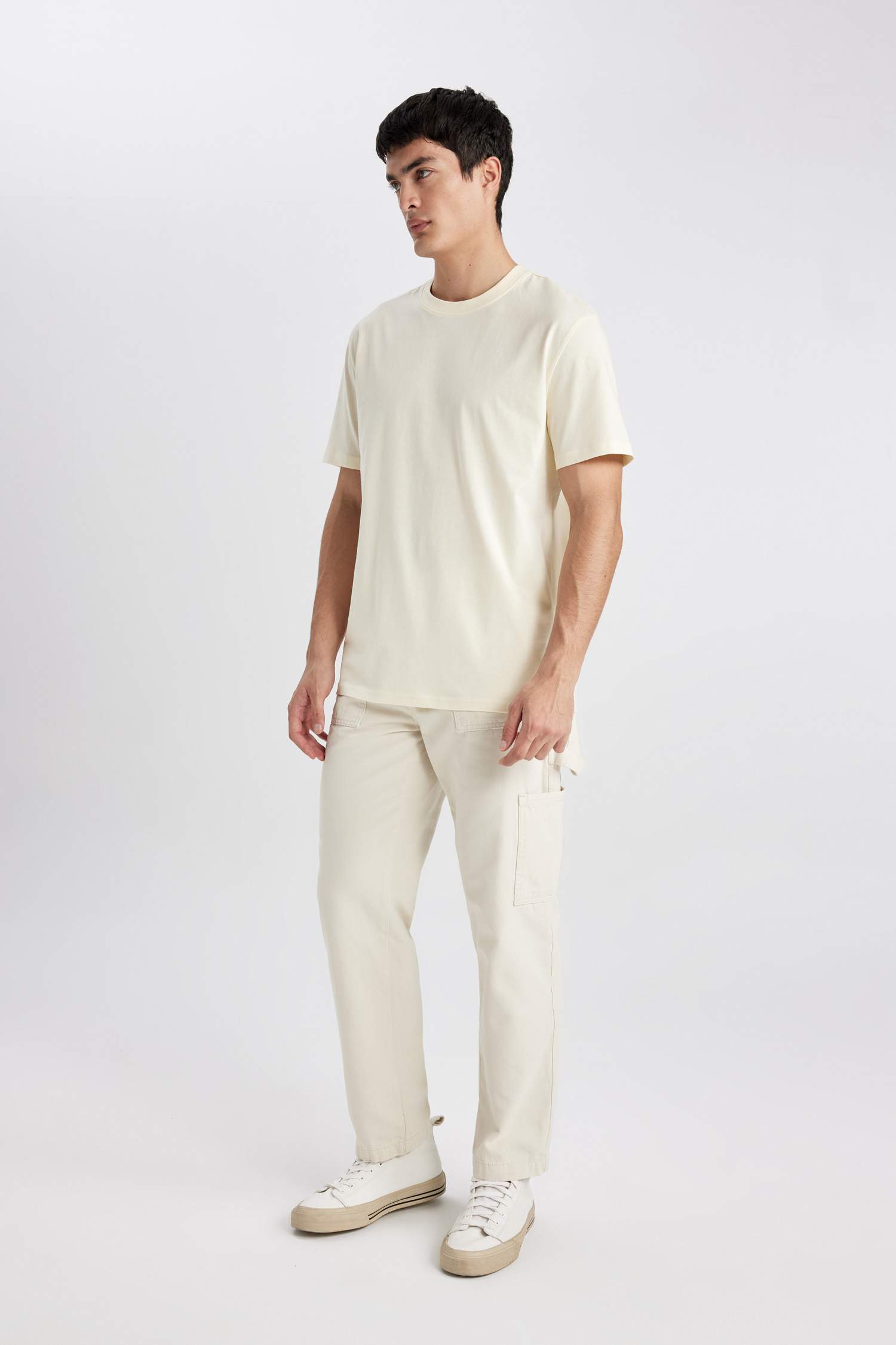 New Regular Fit Bisiklet Yaka Basic Düz %100 Pamuk Kısa Kollu Tişört