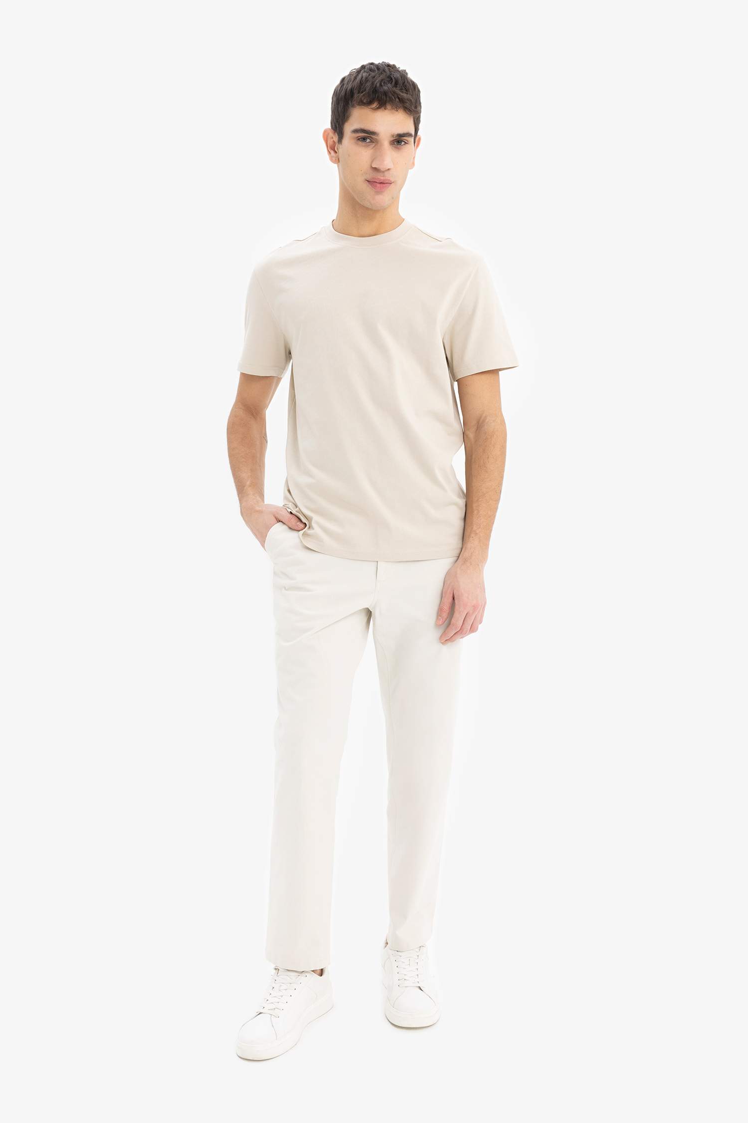 Новая футболка Regular Fit с короткими рукавами и велосипедным воротом из 100% хлопка