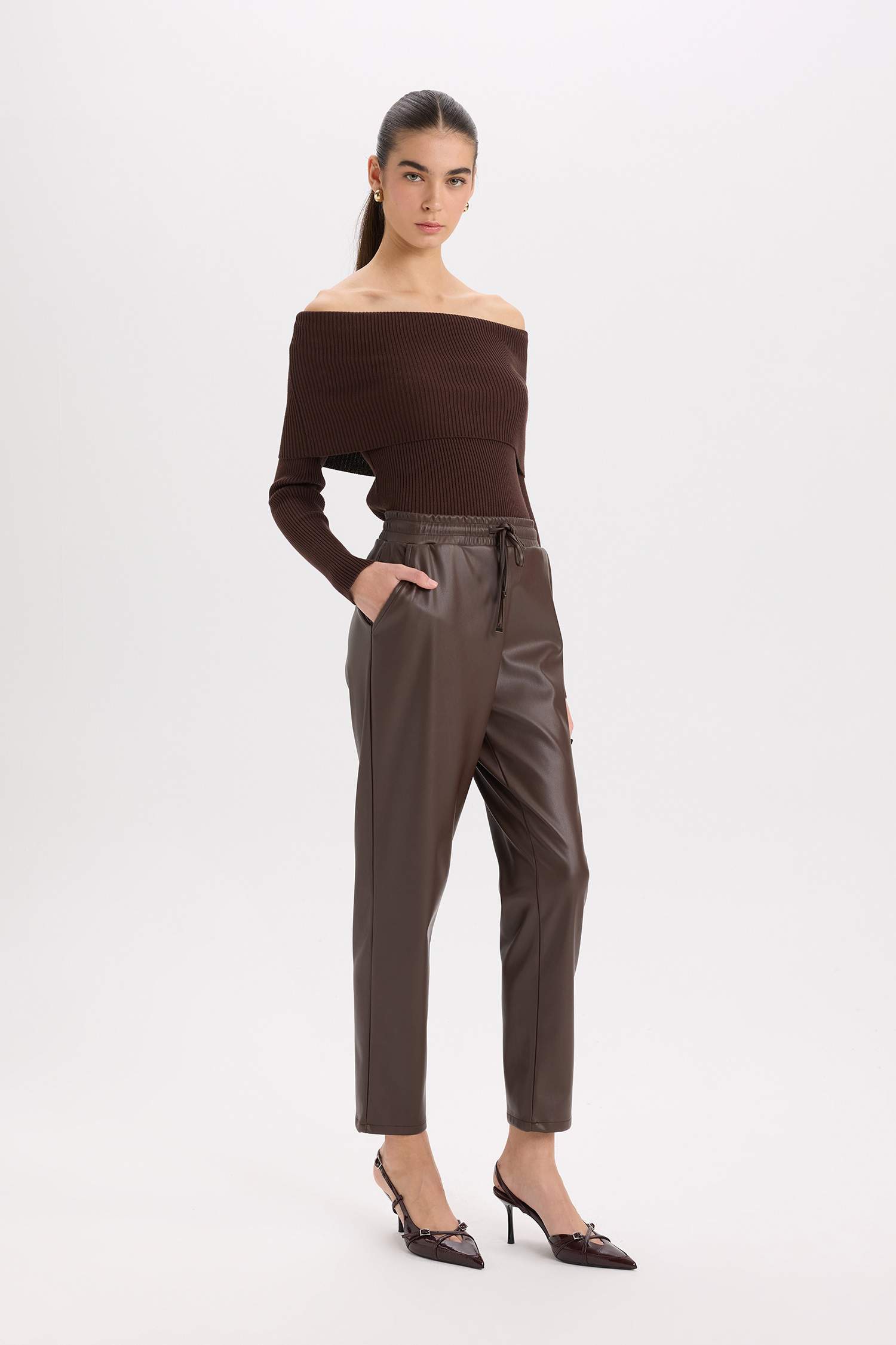 Jogger Fit Cepli Yüksek Bel Standart Paça Suni Deri Pantolon