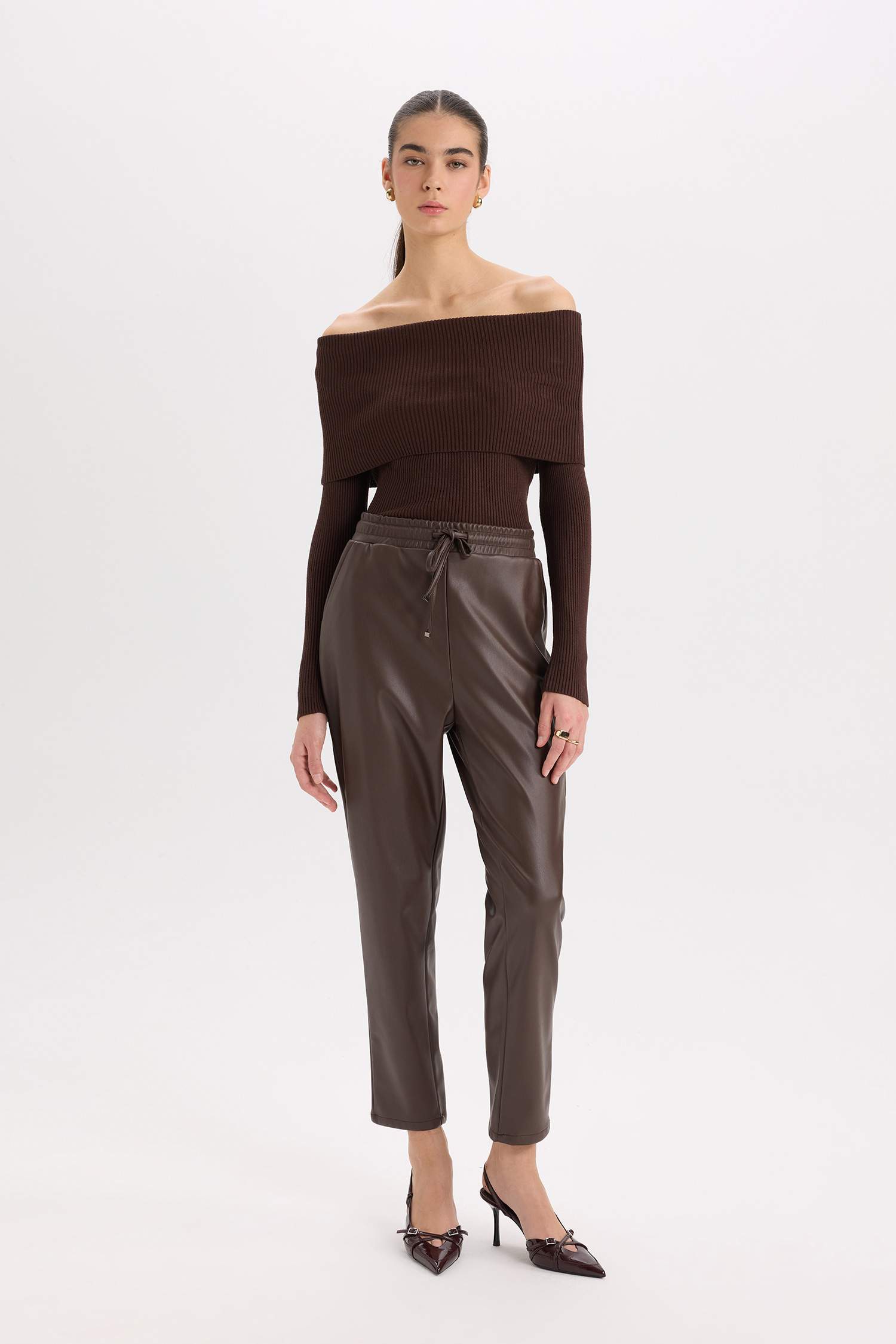 Jogger Fit Cepli Yüksek Bel Standart Paça Suni Deri Pantolon