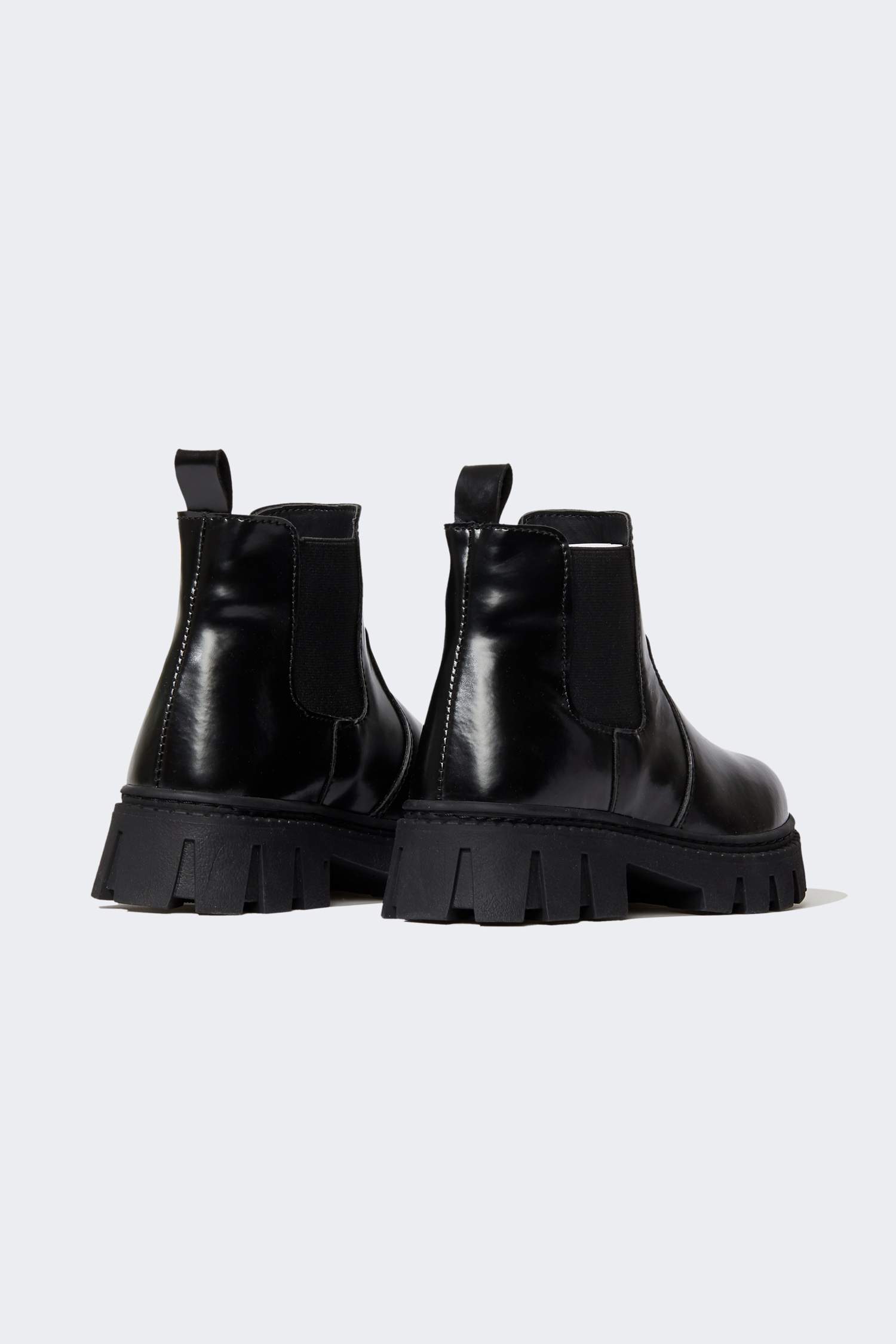 بوت بناتي بكعب مسطح برباط وسحاب