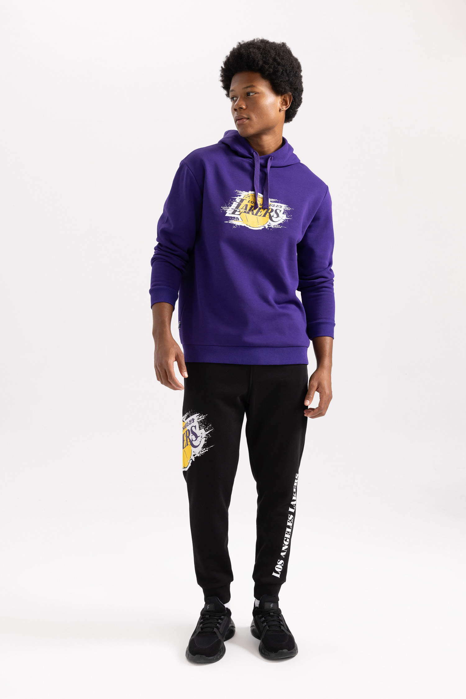 Beige MAN NBA Los Angeles Lakers Licensed Thick Sweatshirt Fabric Jogger  2674002