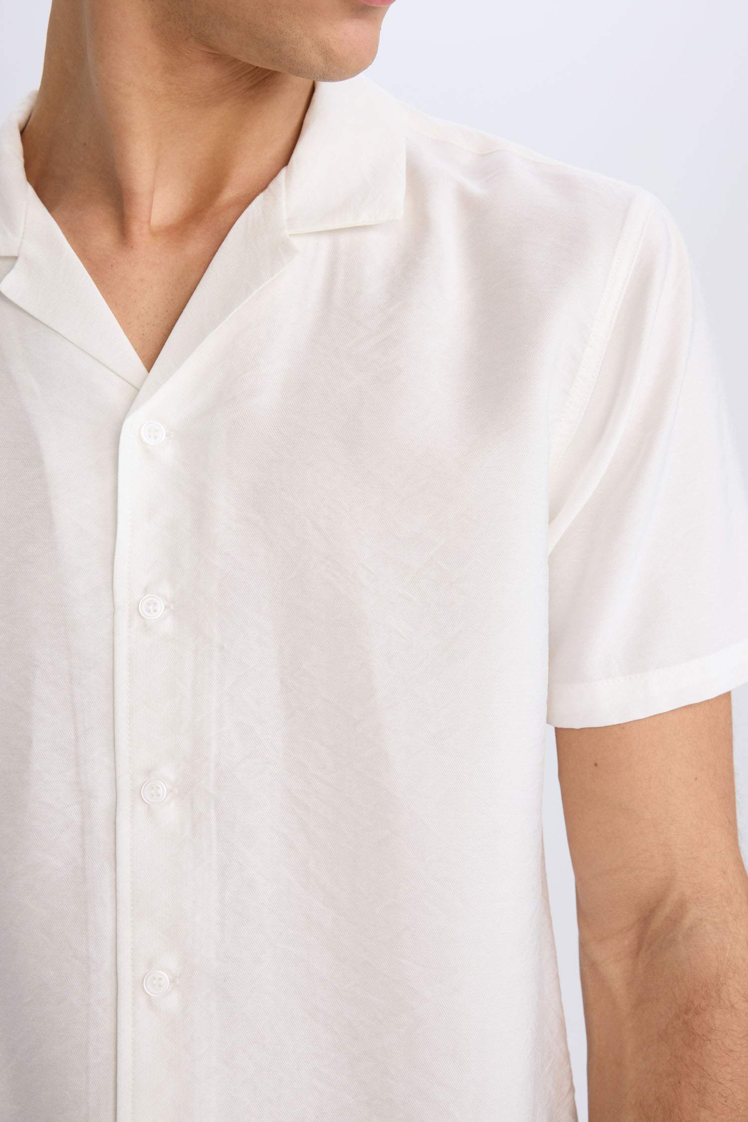 Modern Fit Yazlık Polo Yaka Basic Düz Kısa Kollu Gömlek