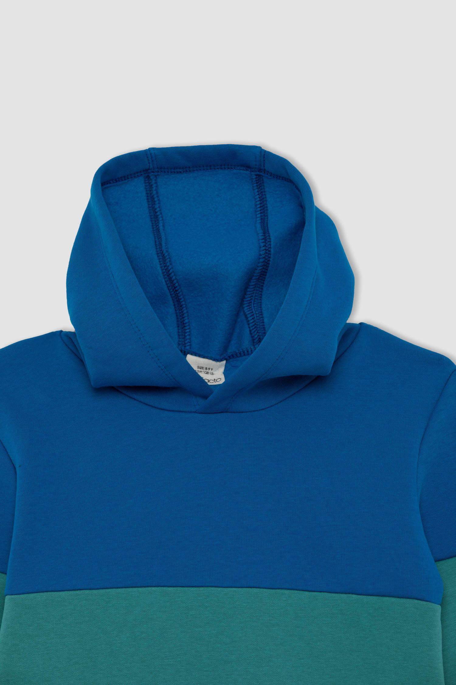 سويت شيرت ولادي بغطاء رأس