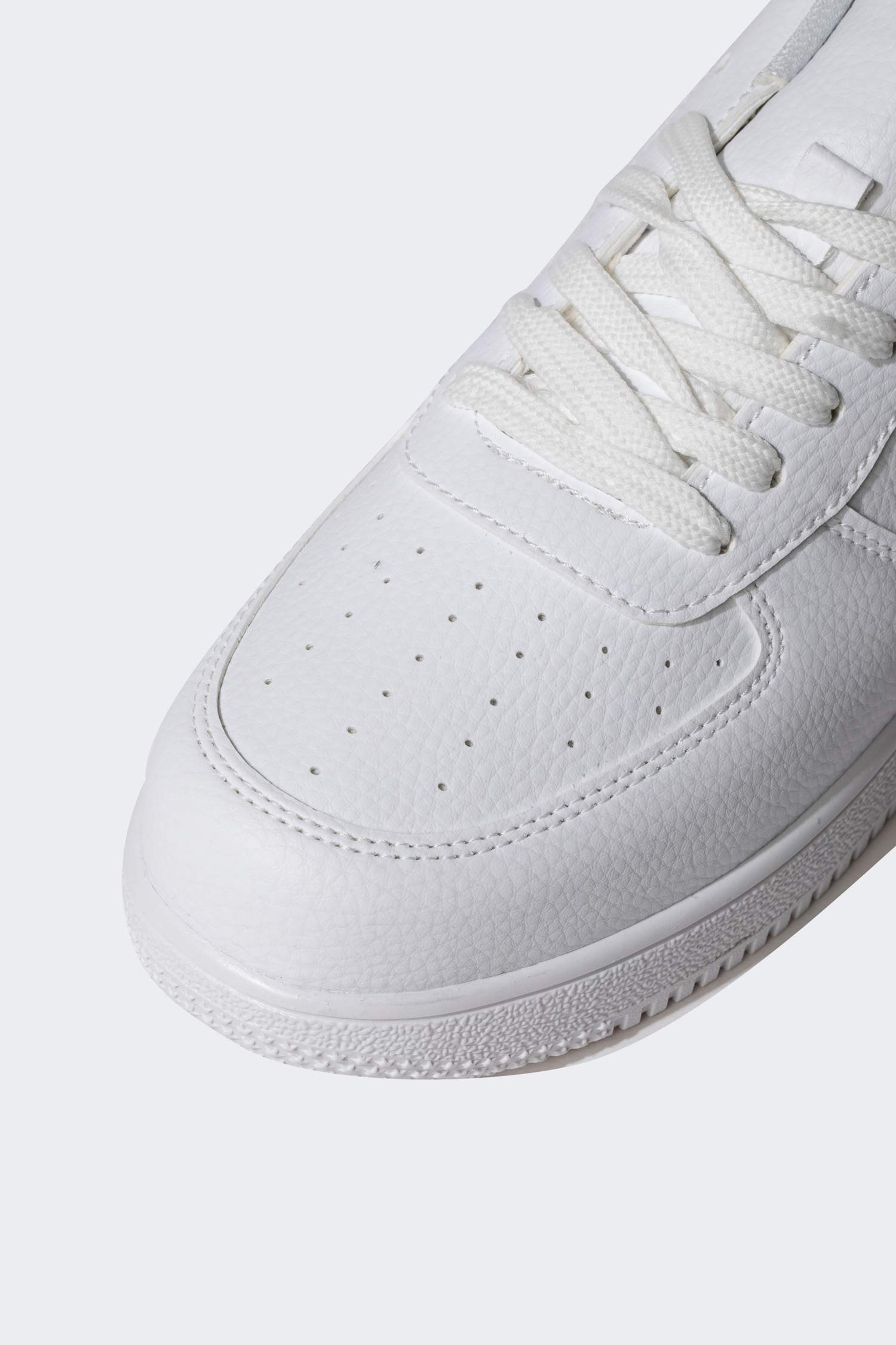 سنيكرز رجالي جلد صناعي برباط