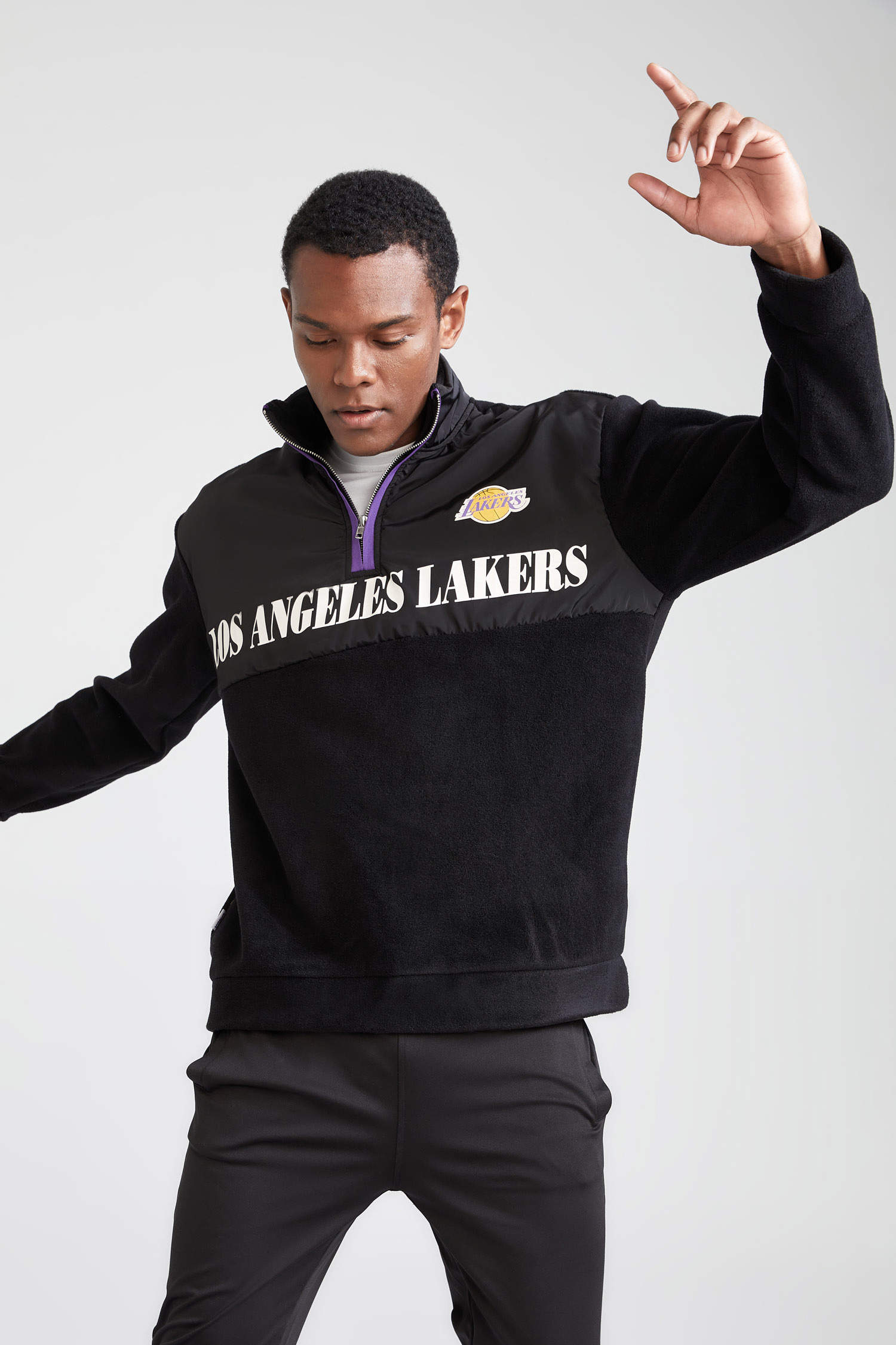 Defacto Fit NBA Los Angeles Lakers Oversize Fit Dik Yaka Polar Sweatshirt. 3