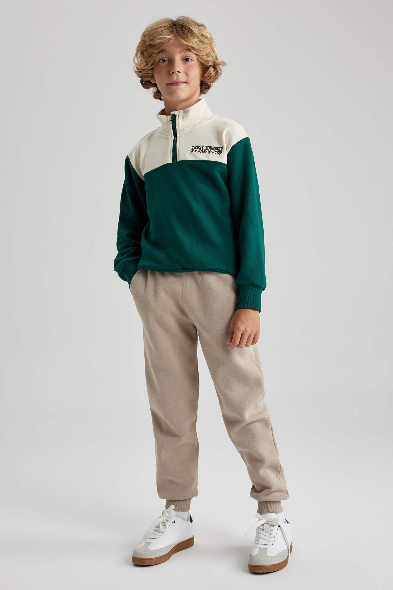 سروال قماش سميك قصة عادية