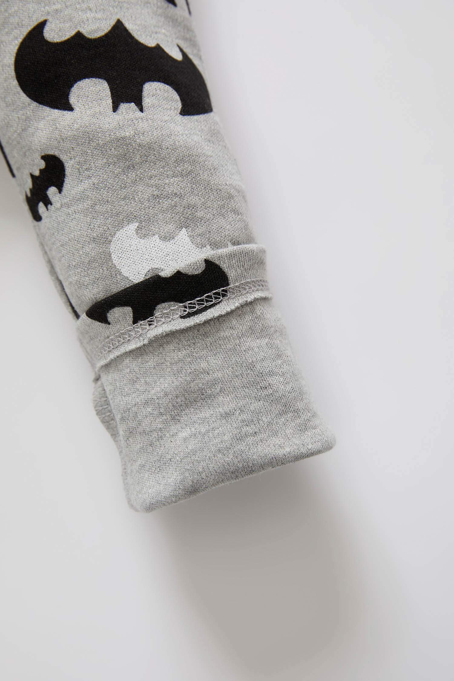 Defacto Erkek Bebek Batman Lisanslı Regular Fit Bisiklet Yaka Uzun Kollu Pamuklu Pijama Takım. 5