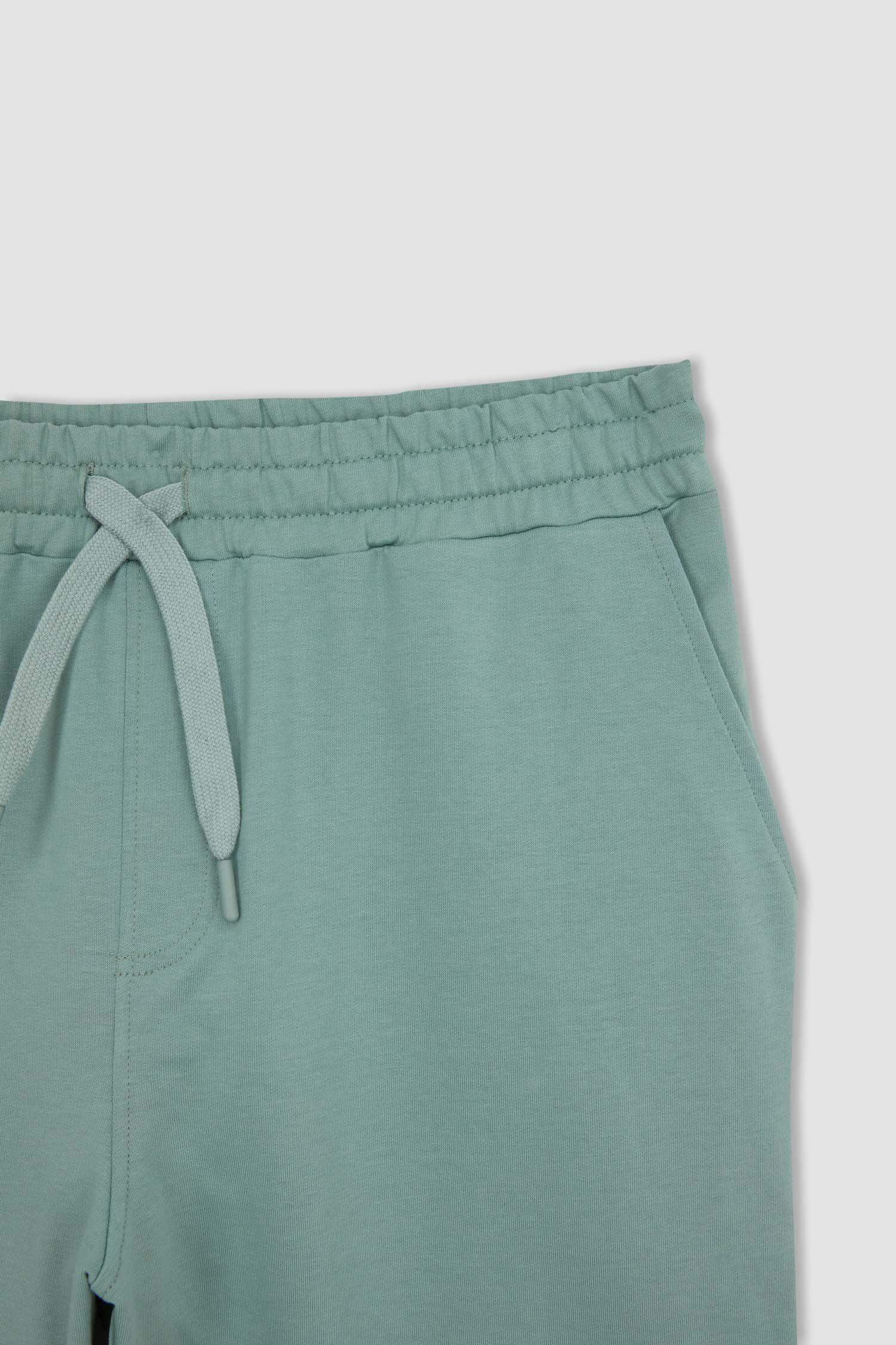 Green MEN Regular Fit LaceUp Shorts 2803230 DeFacto