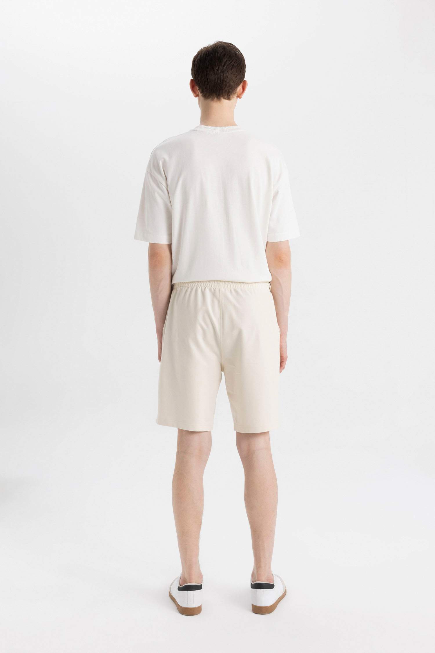 شورت بيزك سليم فيت