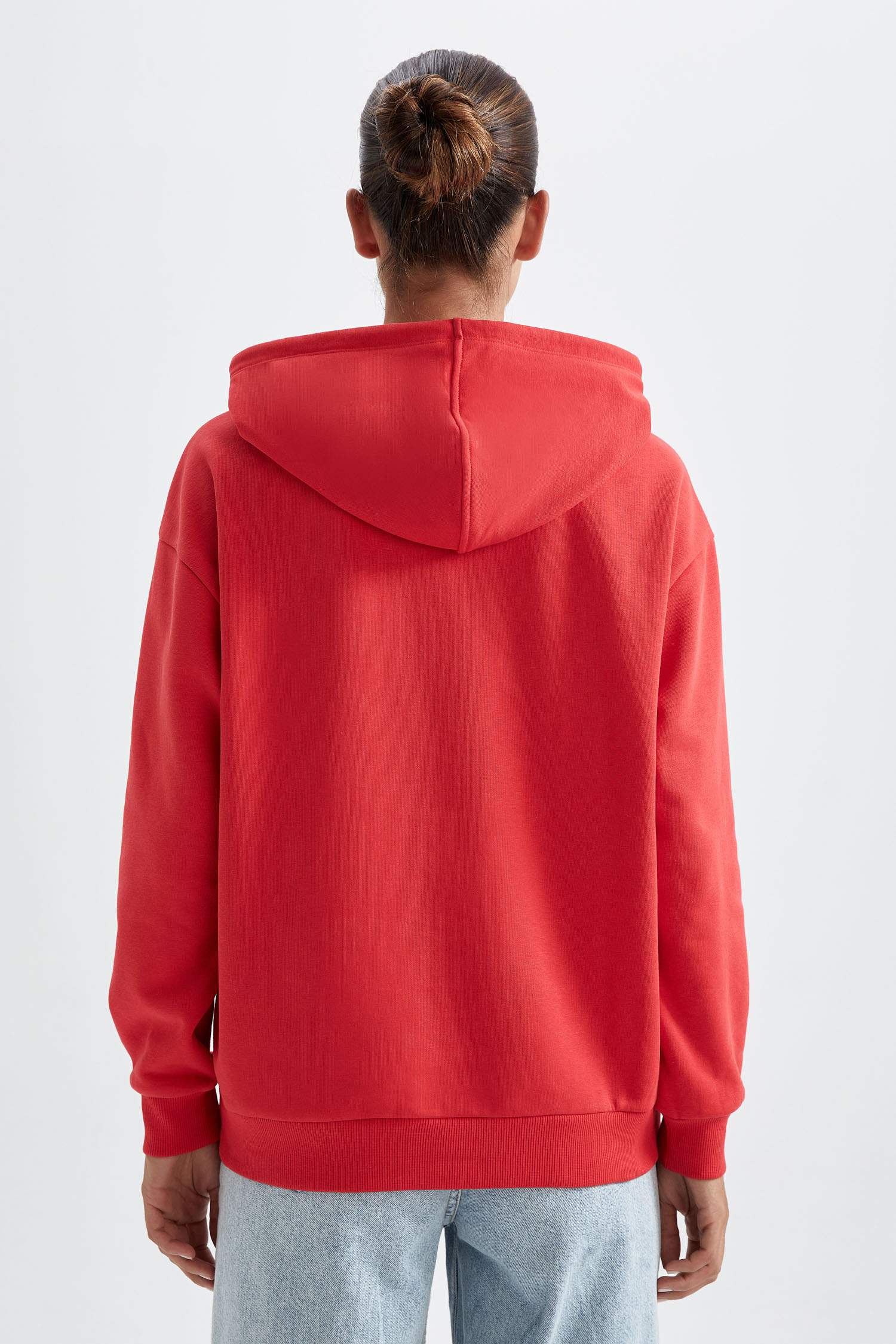 سويت شيرت قصة عادية بغطاء للرأس