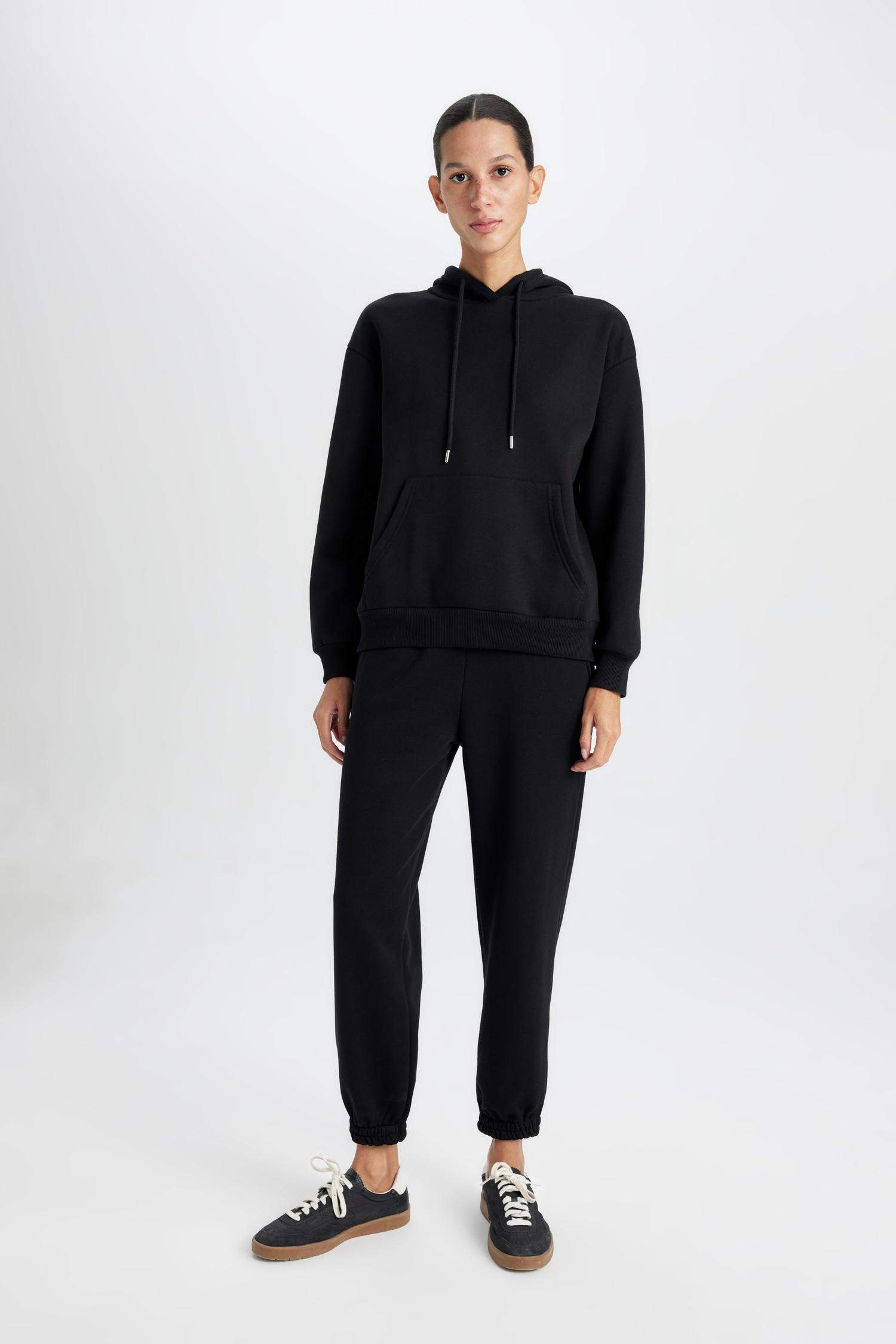 سويت شيرت قصة مريحة قماش سميك بغطاء للرأس