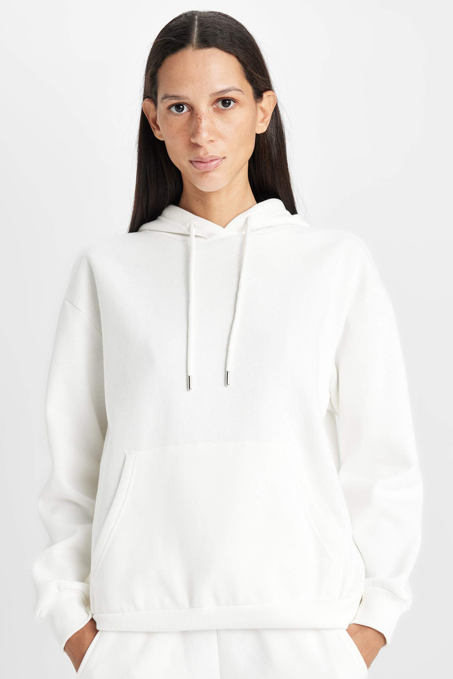 سويت شيرت ثقيل سامبل قصة مريحة بغطاء للرأس