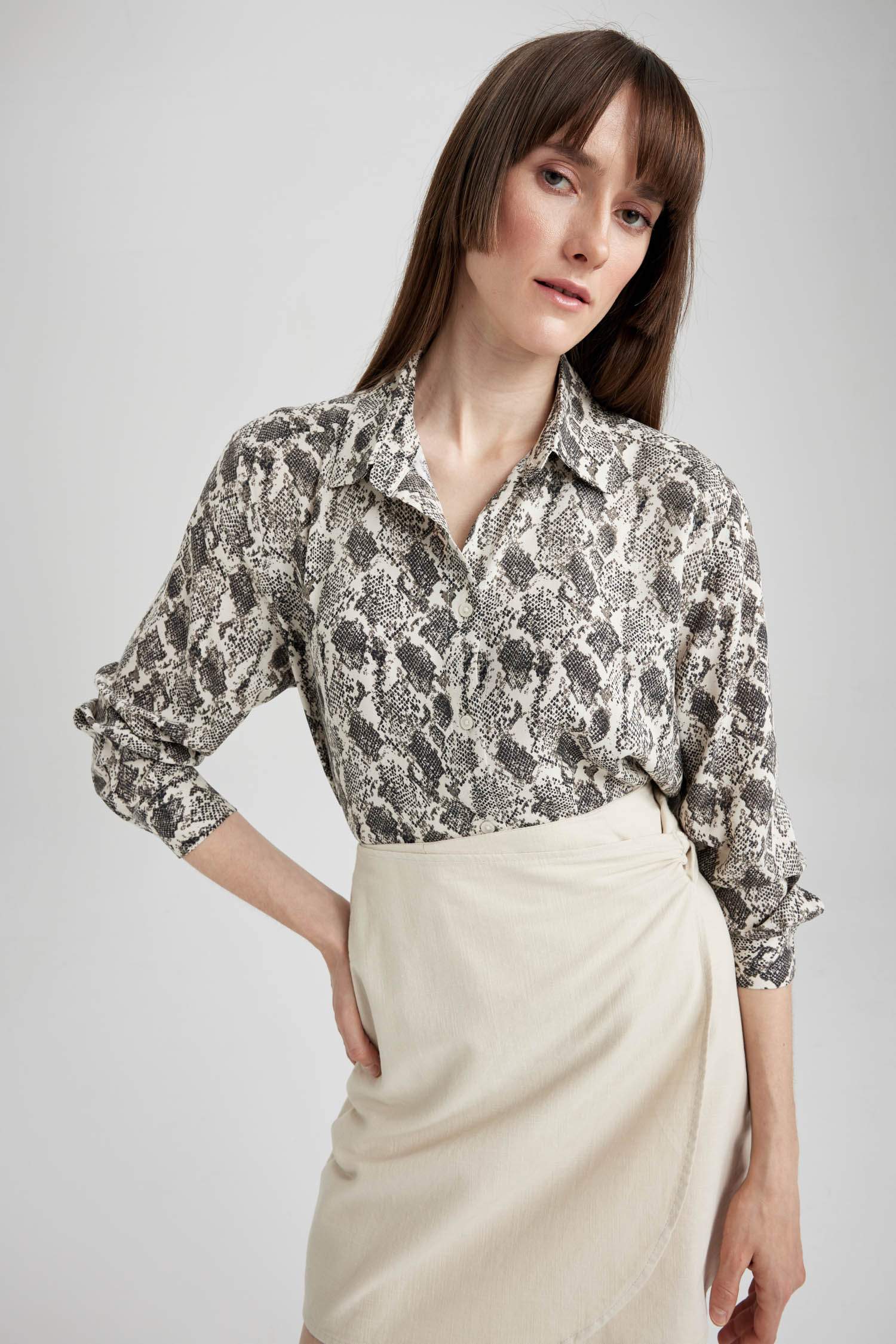 تونيك قصة عادية كم طويل وياقة قميص