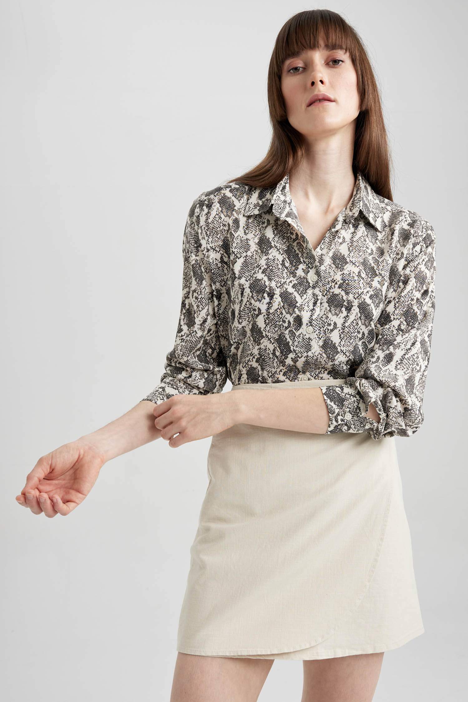 تونيك قصة عادية كم طويل وياقة قميص