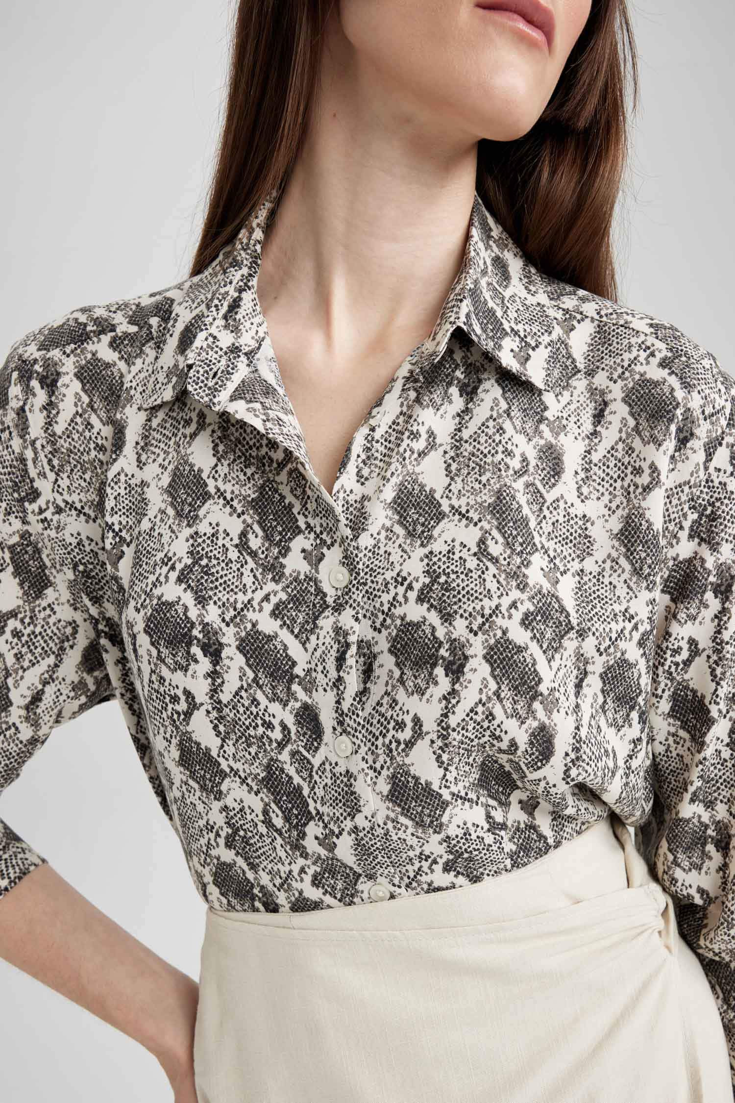 تونيك قصة عادية كم طويل وياقة قميص