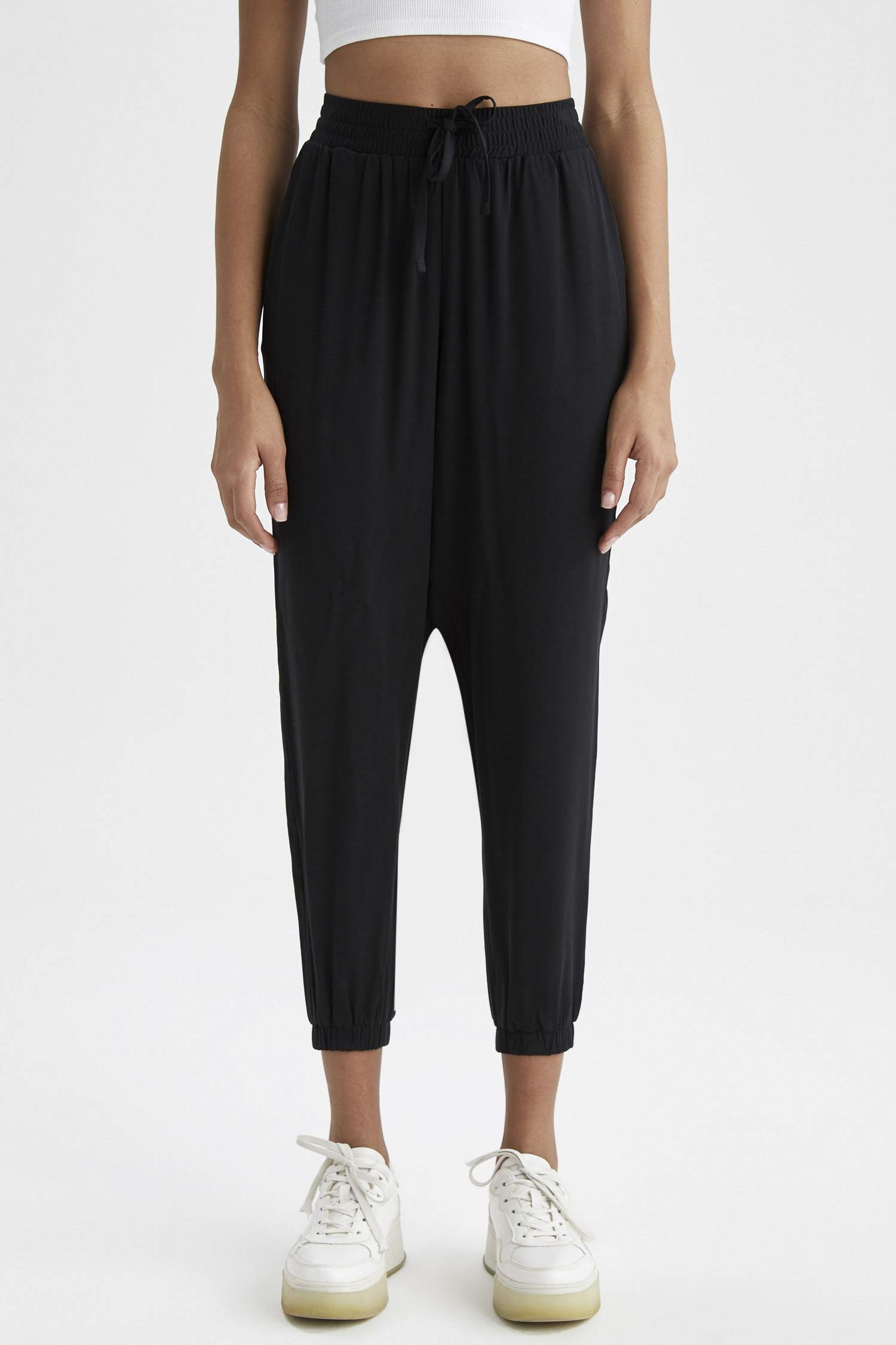 سروال فيسكوز جوجر قصة عادية