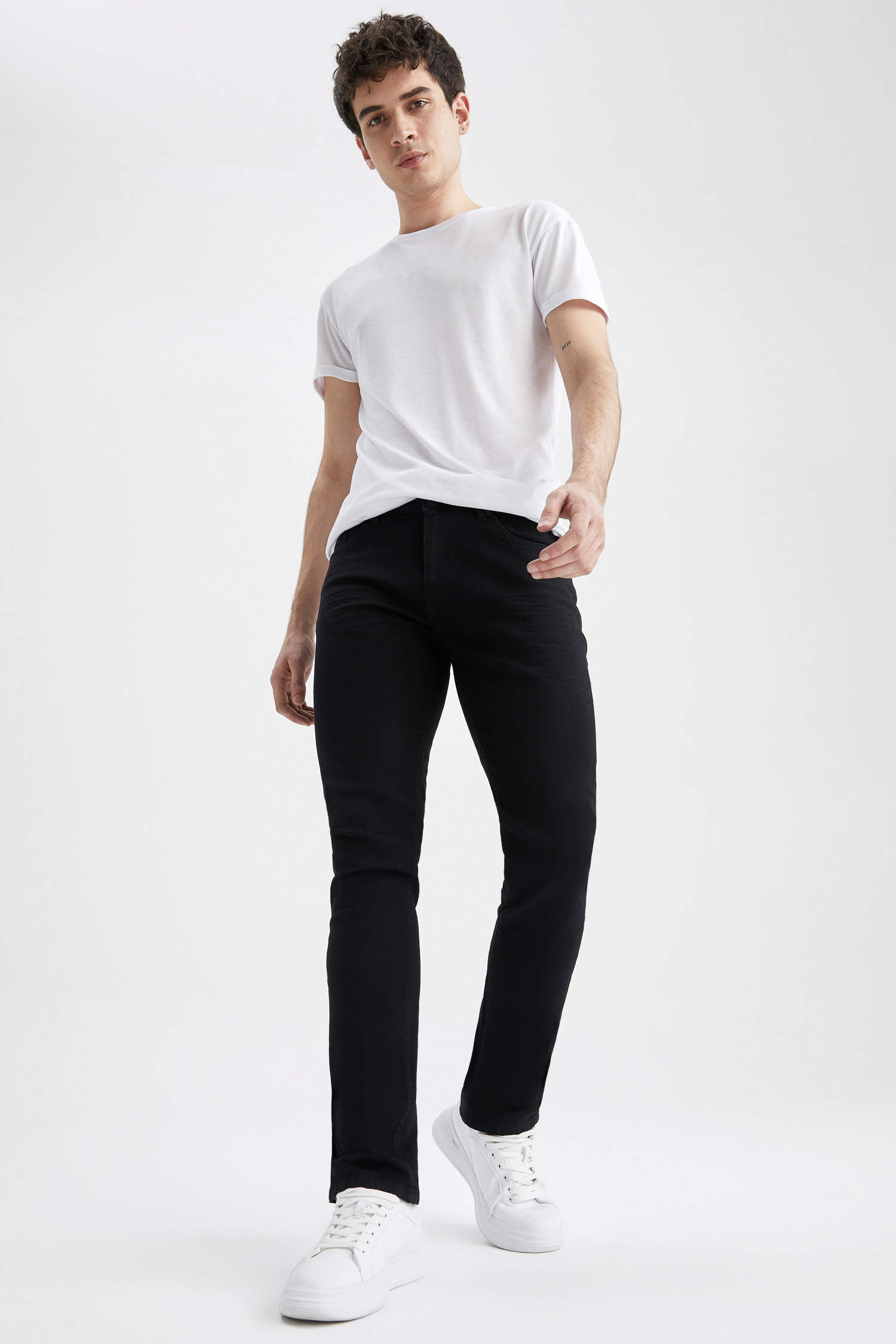 Black MAN Pedro Slim Fit Jeans 2328439 | DeFacto