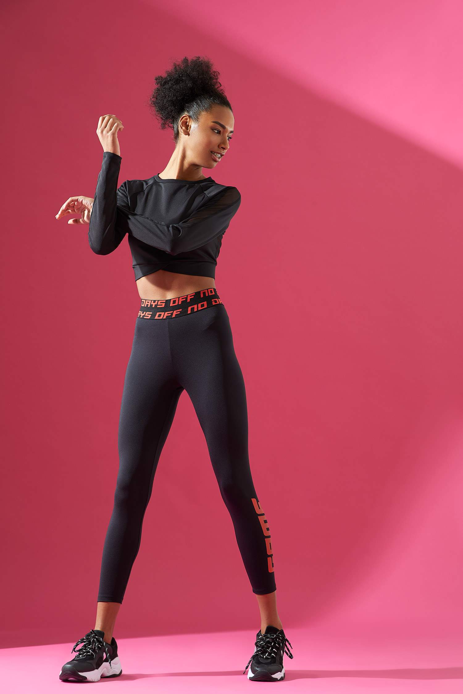 Black WOMAN Woman Knitted Leggings 