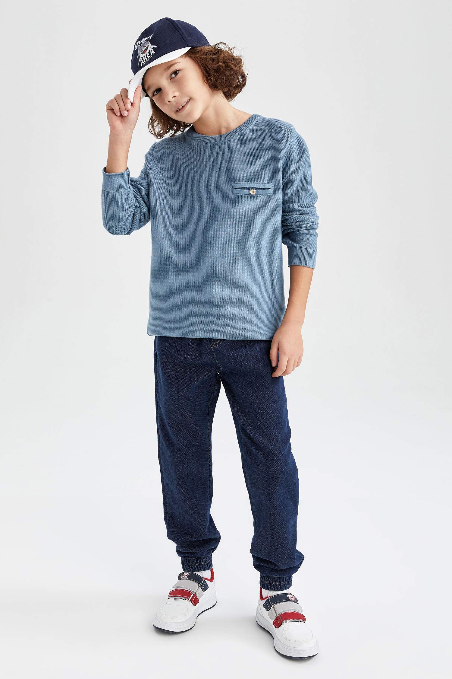 Свитер стандартного кроя для девочек