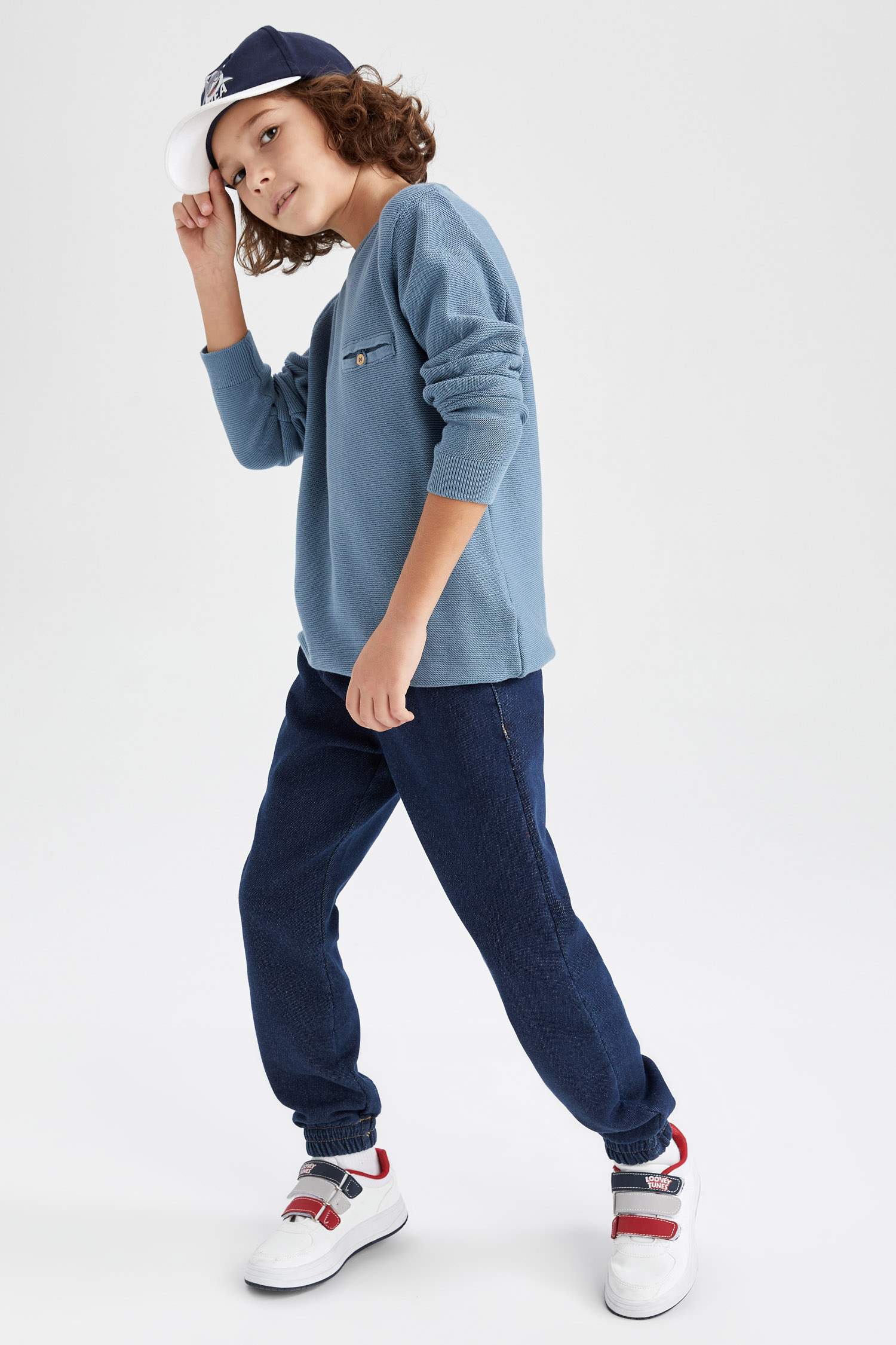 Свитер стандартного кроя для девочек