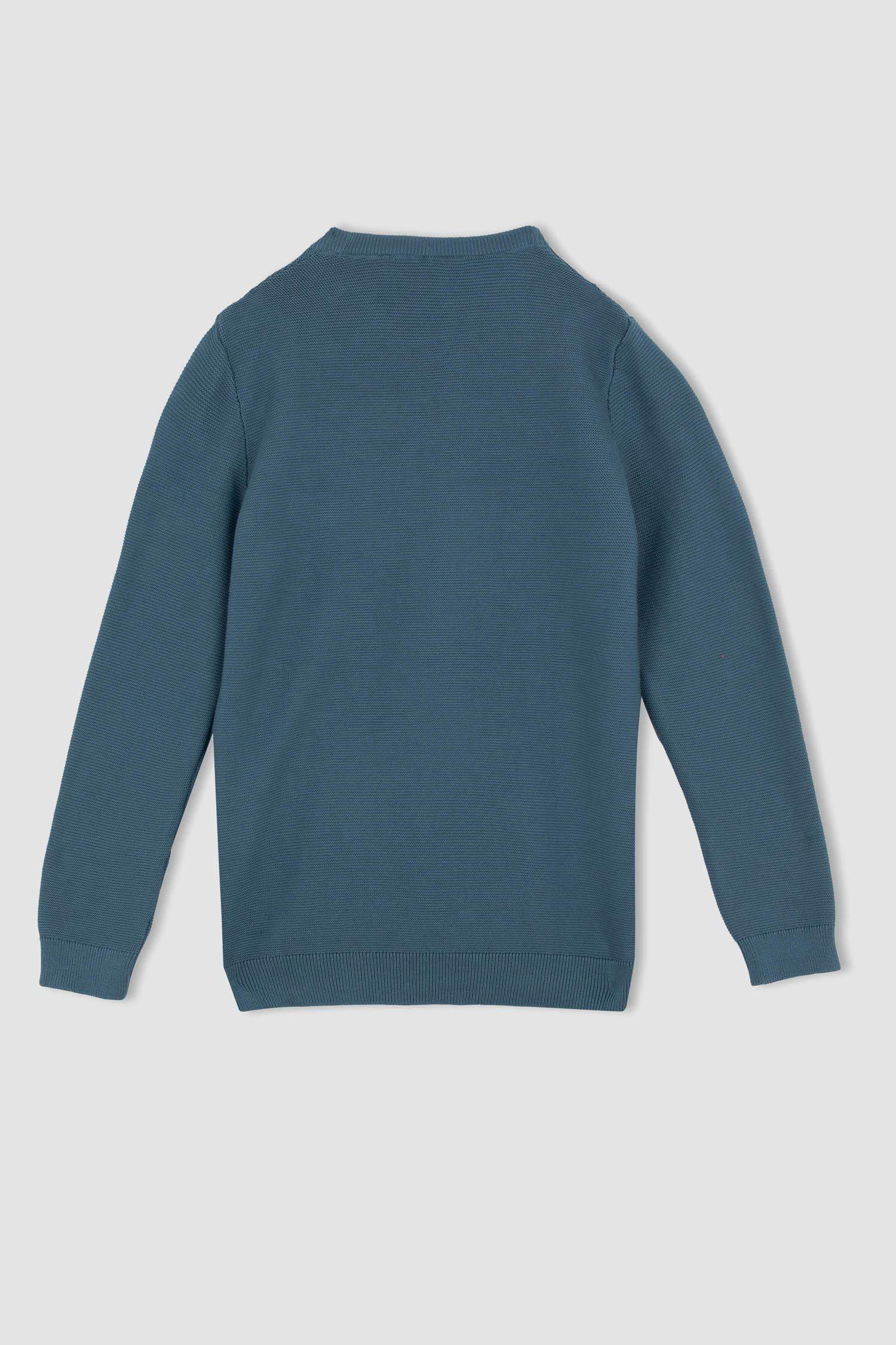 Свитер стандартного кроя для девочек