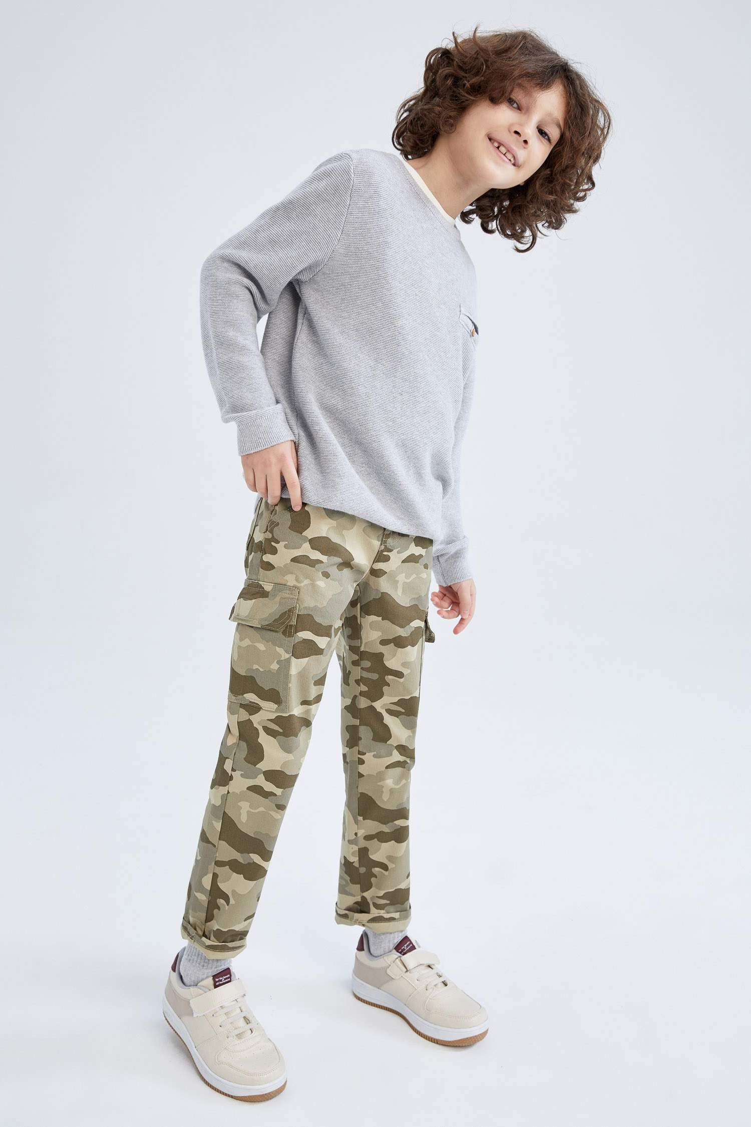 Пуловер стандартного крою з круглим вирізом з бавовни для хлопчиків