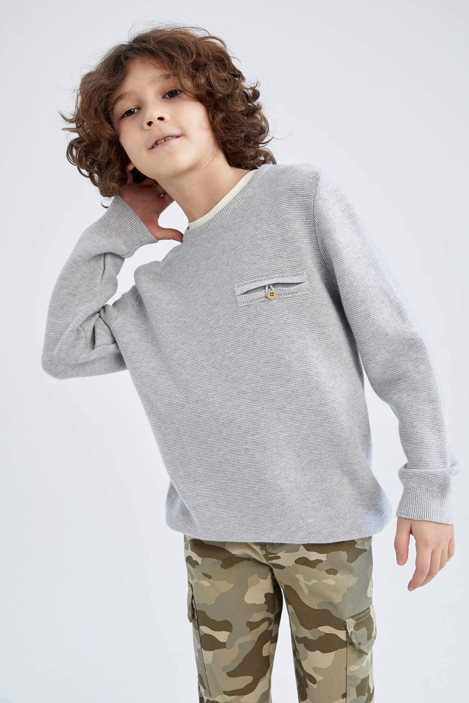 Пуловер стандартного крою з круглим вирізом з бавовни для хлопчиків