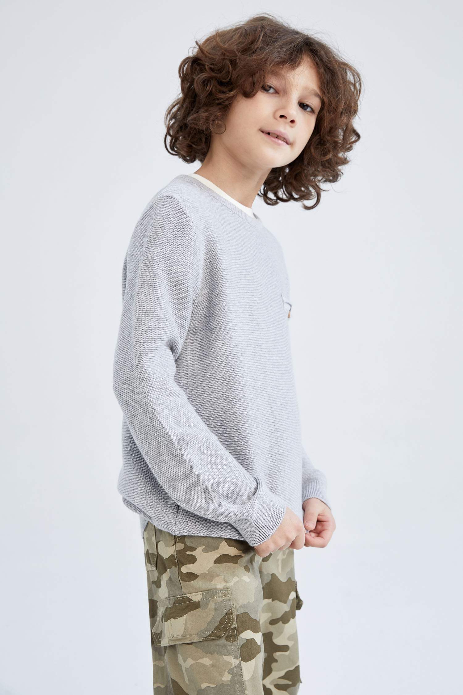 Пуловер стандартного крою з круглим вирізом з бавовни для хлопчиків