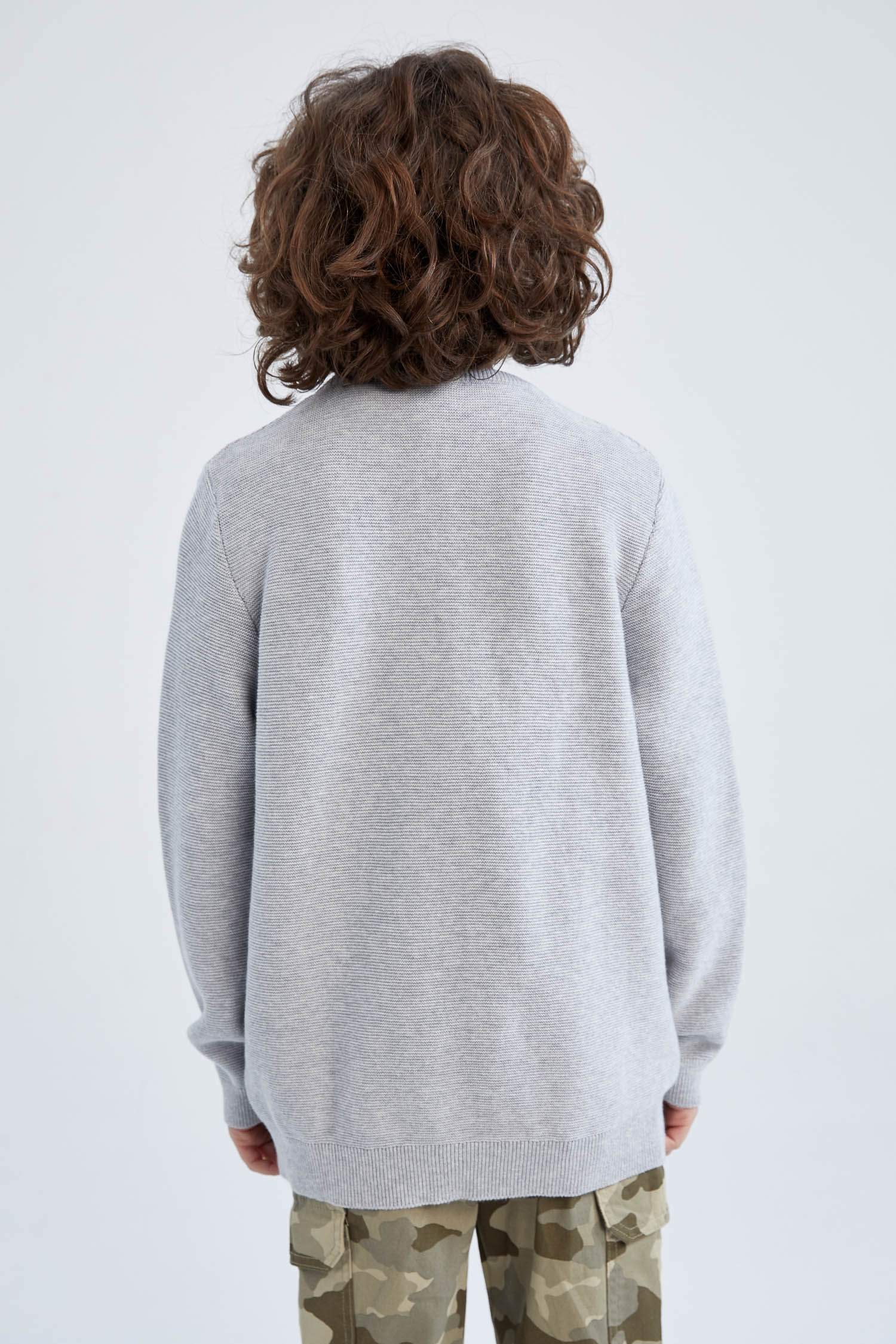 Пуловер стандартного крою з круглим вирізом з бавовни для хлопчиків