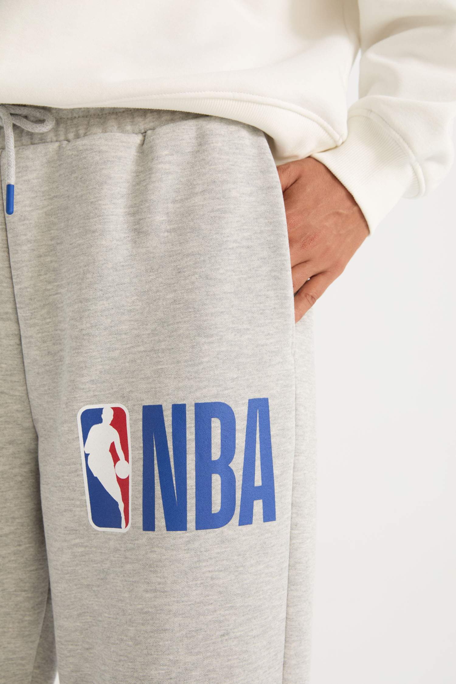 DeFactoFit Jogger Eşofman Altı NBA Beli Paçası Lastikli Bağcıklı Cepli Uzun Boy