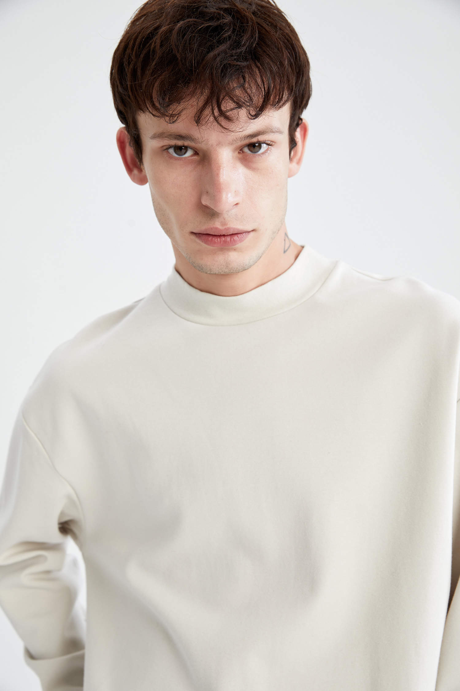 Beige Man Boxy Fit Long Sleeve Sweatshirt 2356617 | DeFacto