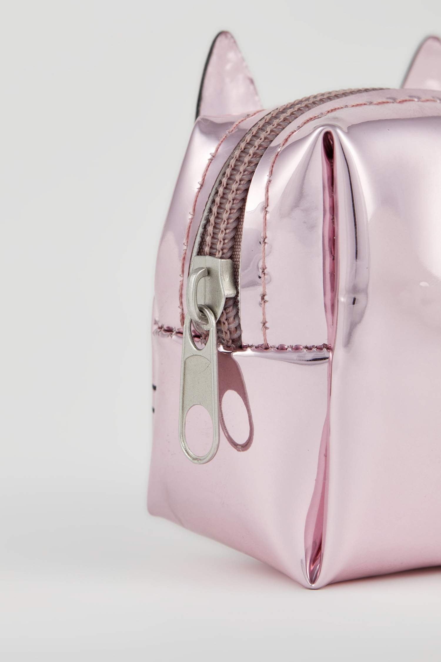 محفظة نسائية للنقود المعدنية بسحاب مطبوعة بصورة القطة