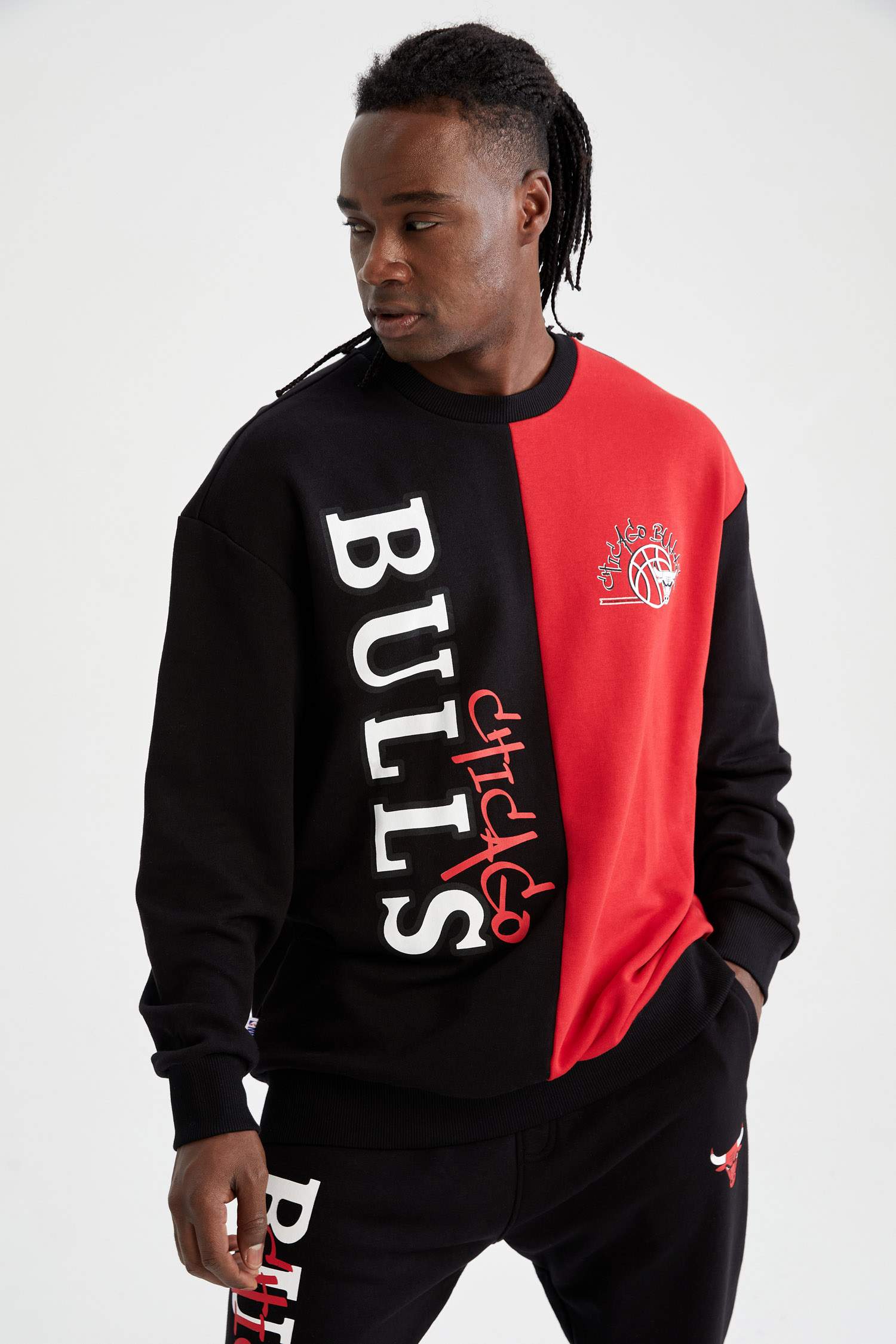 Defacto Fit NBA Chicago Bulls Sweat-shirt oversize à col ras du cou sous licence