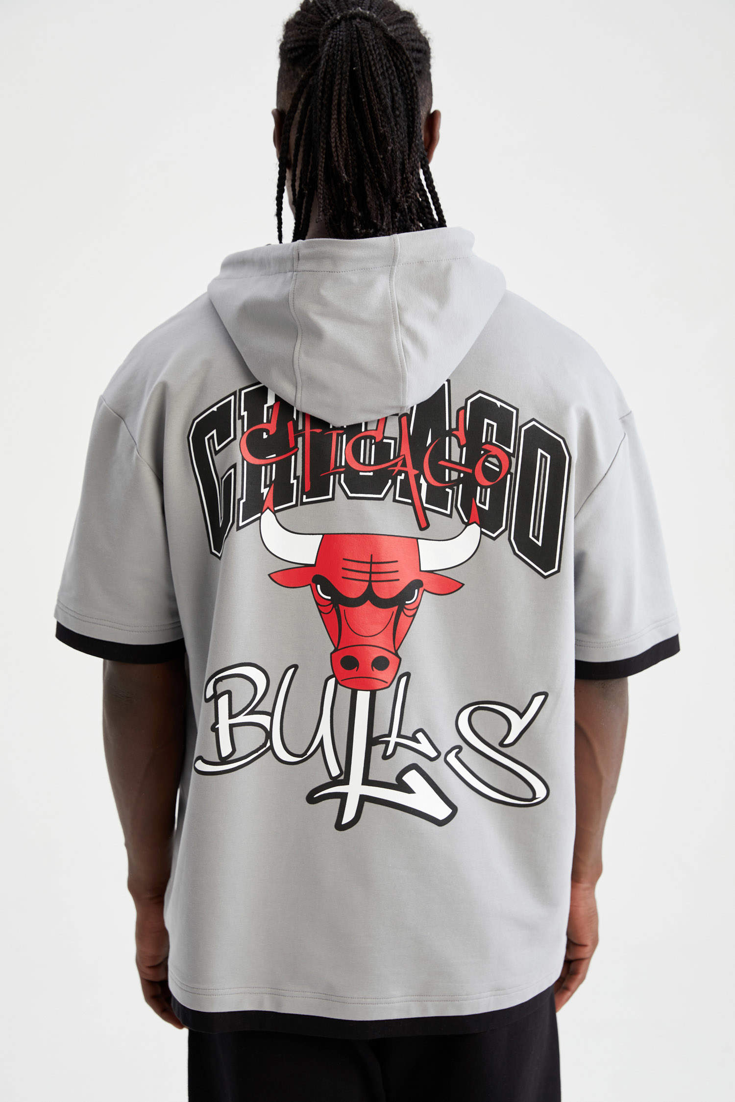 Defacto Fit NBA Chicago Bulls Lisanslı Kapüşonlu Kısa Kollu Sweatshirt. 4