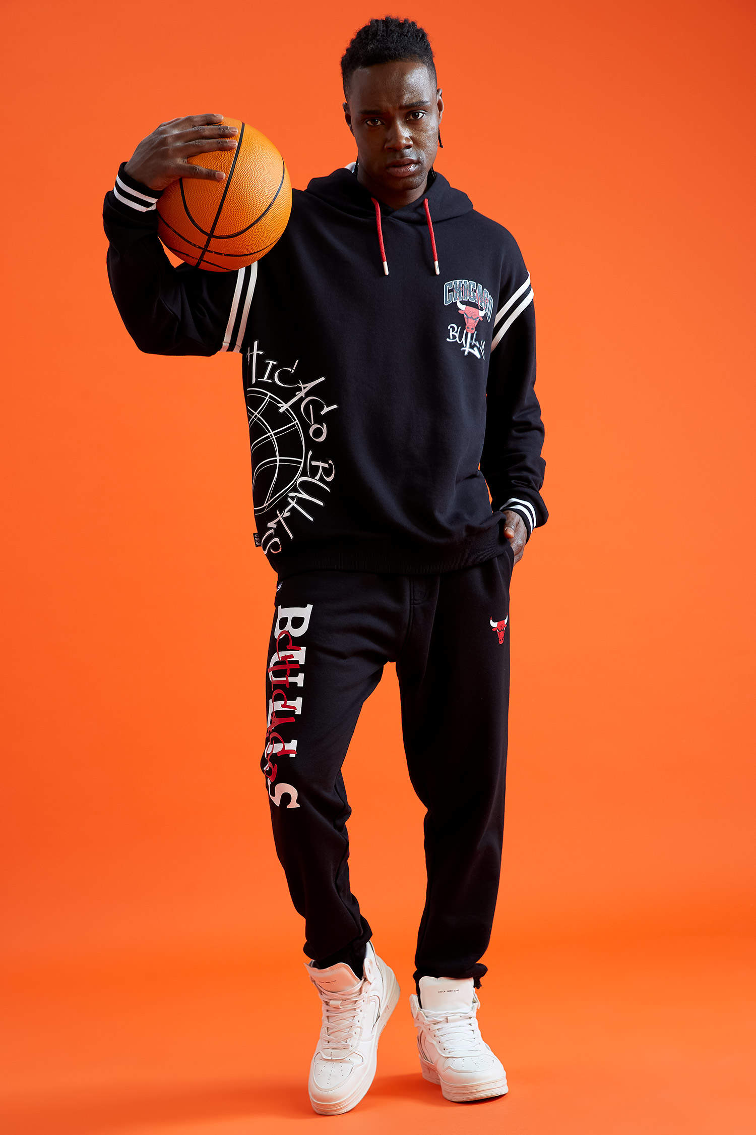 Defacto NBA Chicago Bulls Lisanslı Regular Fit Pamuklu Jogger Eşofman Altı. 1