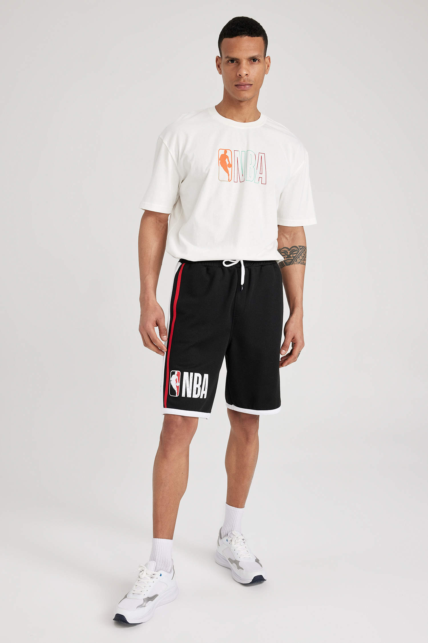 Defacto Fit NBA Licensed Regular Fit Shorts