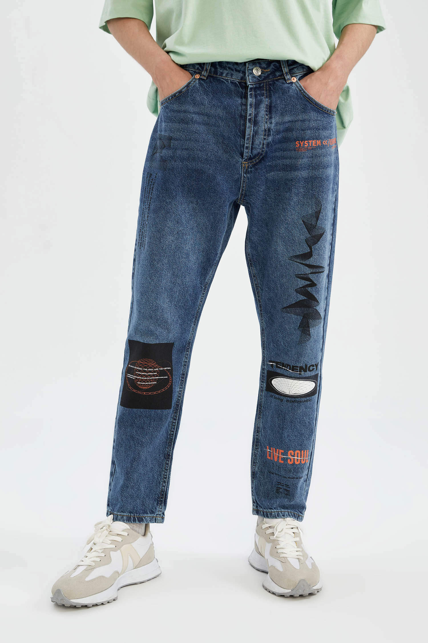 Defacto 90's Slim Fit Normal Bel Boru Paça Baskılı Jean Pantolon. 1