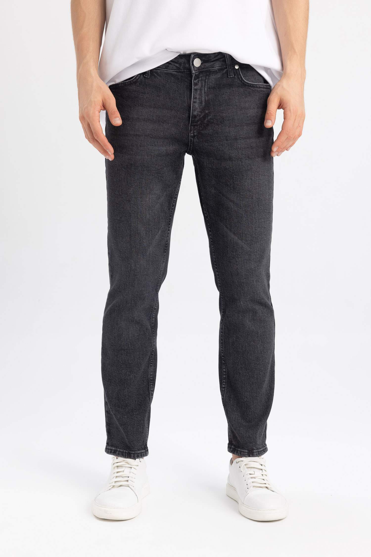 بنطلون جينز بيدرو سليم فيت برجل ضيق وخصر عادي